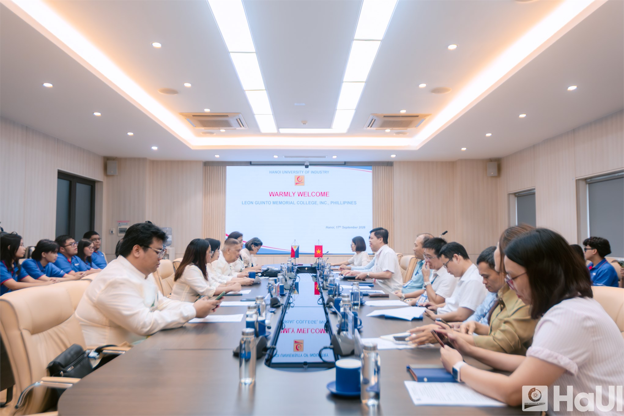Đại học Công nghiệp Hà Nội tiếp và làm việc với Trường Cao đẳng Leon Guinto, Philippines
