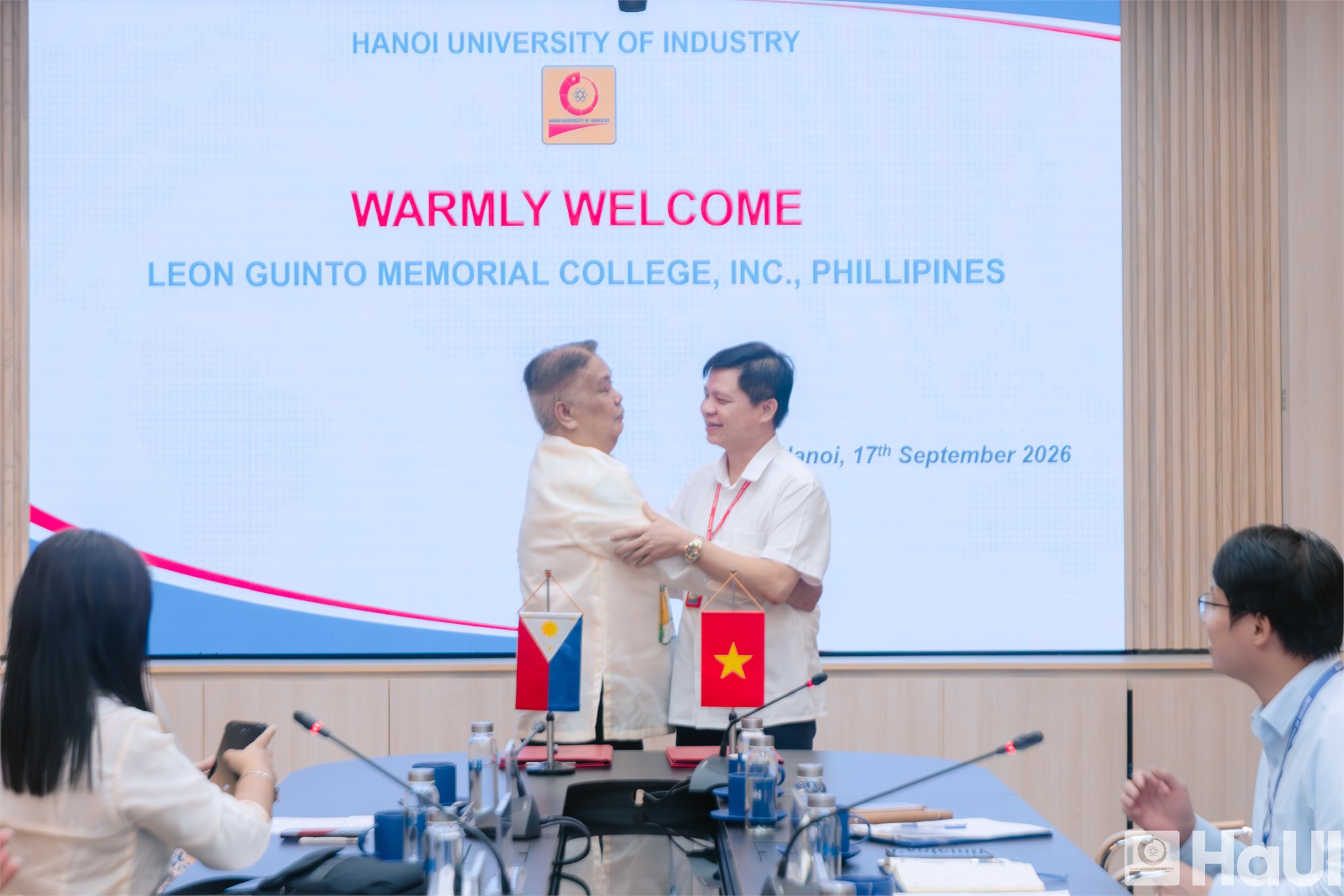 Đại học Công nghiệp Hà Nội tiếp và làm việc với Trường Cao đẳng Leon Guinto, Philippines