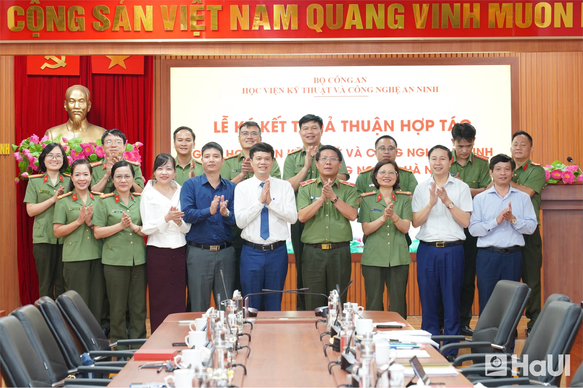 Đại học Công nghiệp Hà Nội ký kết hợp tác toàn diện với Học viện Kỹ thuật và Công nghệ an ninh