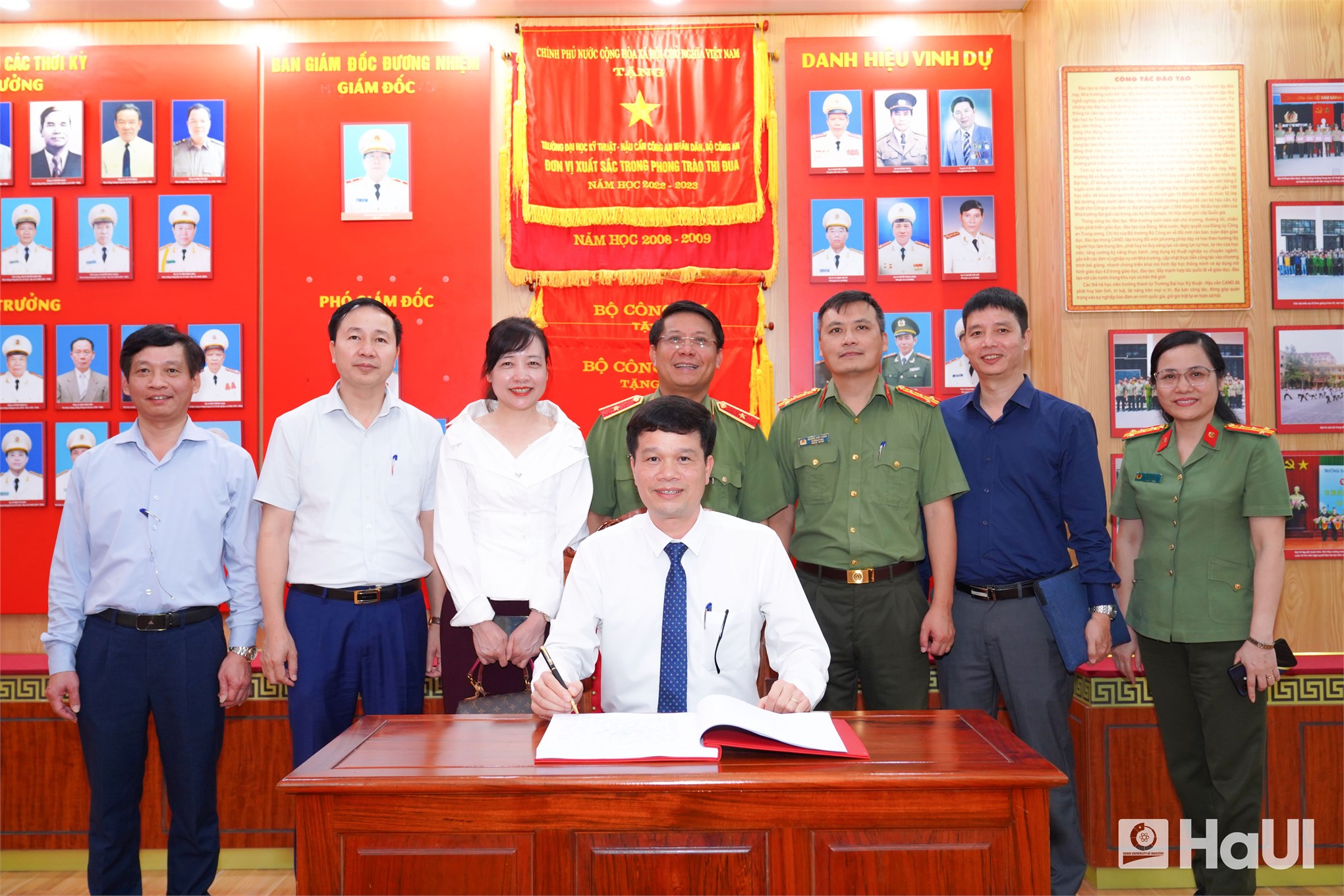 Đại học Công nghiệp Hà Nội ký kết hợp tác toàn diện với Học viện Kỹ thuật và Công nghệ an ninh