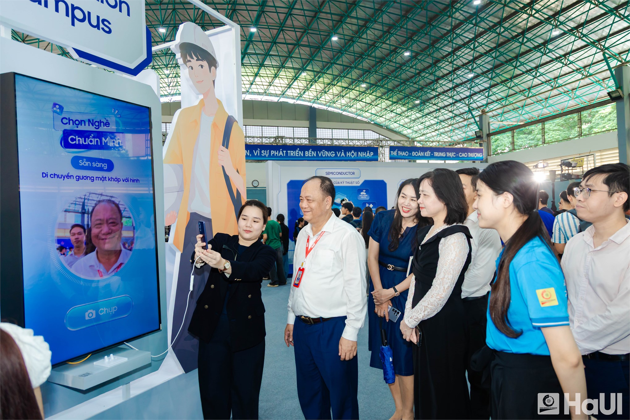SIC Tech Day tại HaUI: Trải nghiệm công nghệ, mở rộng cơ hội tương lai