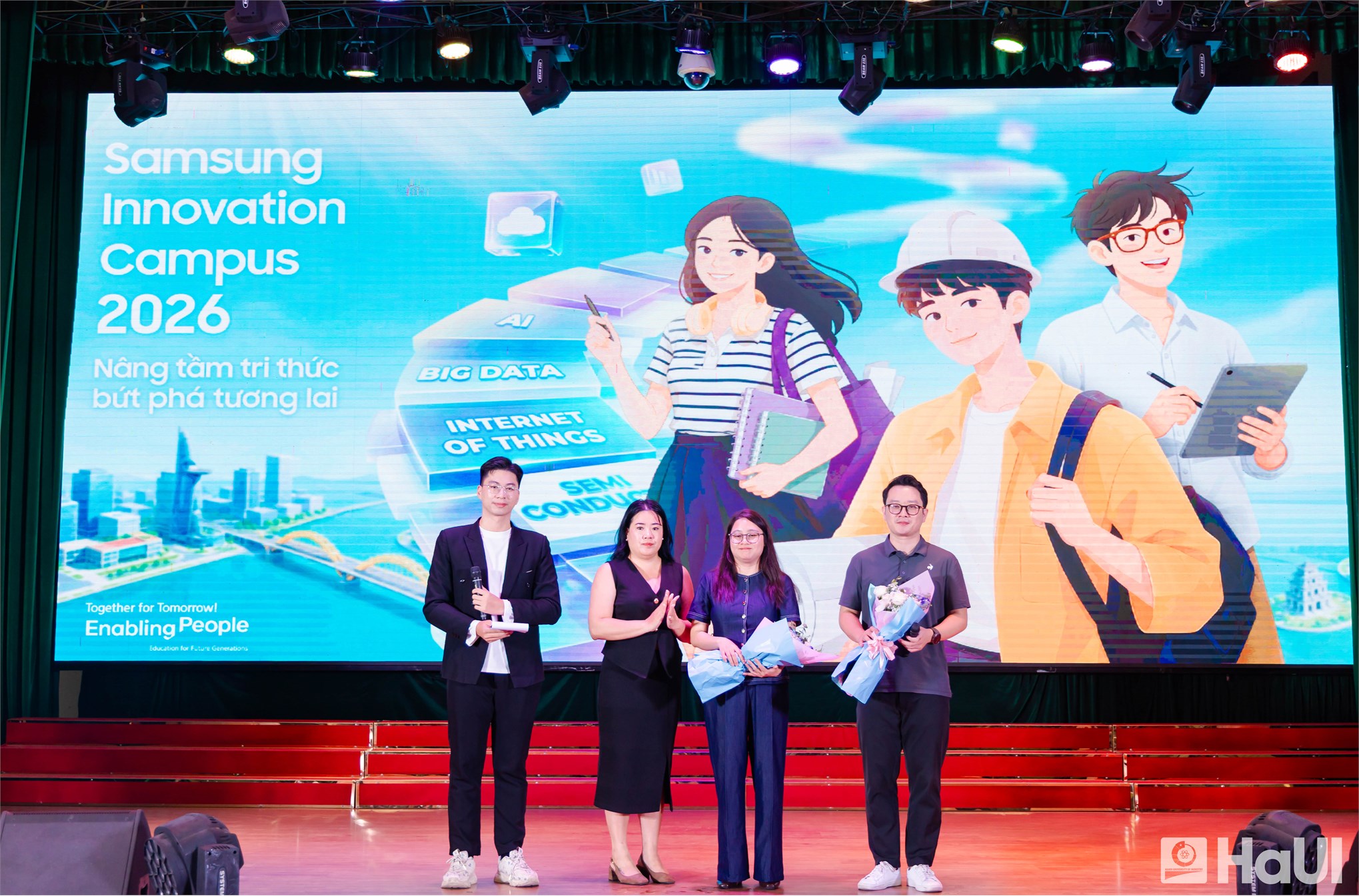 SIC Tech Day tại HaUI: Trải nghiệm công nghệ, mở rộng cơ hội tương lai