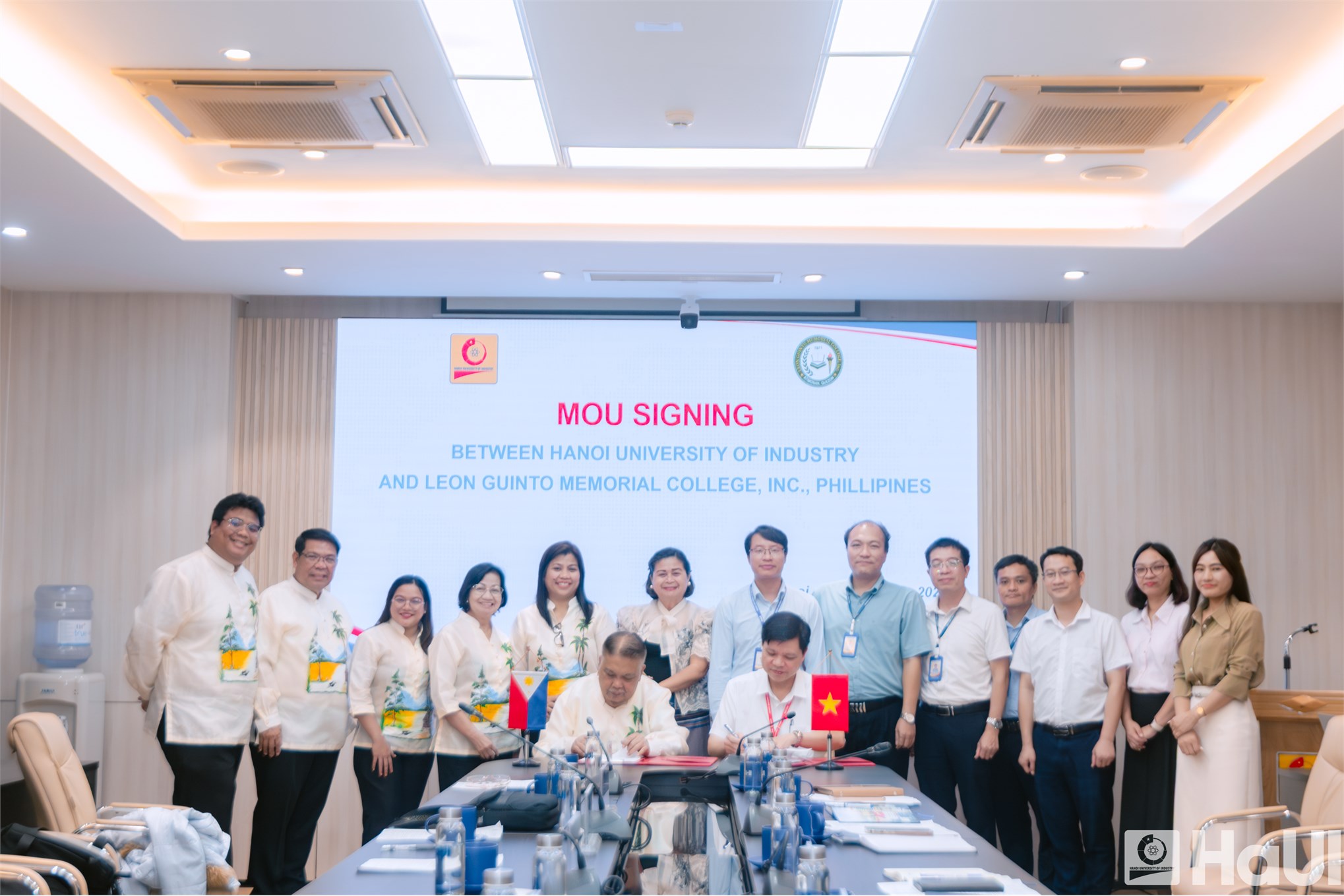 Đại học Công nghiệp Hà Nội tiếp và làm việc với Trường Cao đẳng Leon Guinto, Philippines
