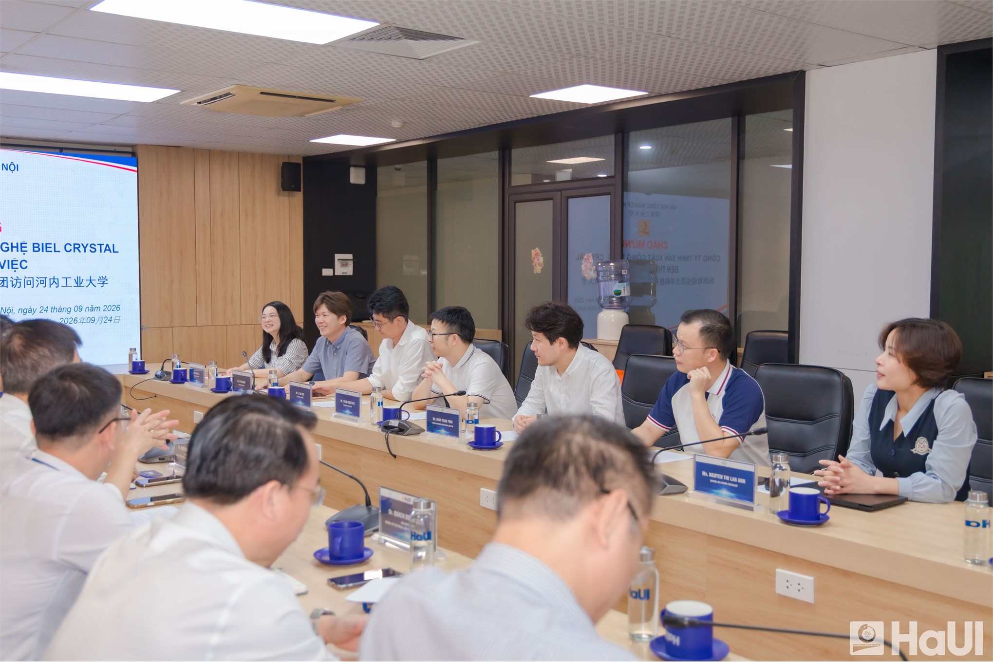 Đại học Công nghiệp Hà Nội và Biel Crystal thúc đẩy hợp tác đào tạo, phát triển nhân lực công nghệ cao