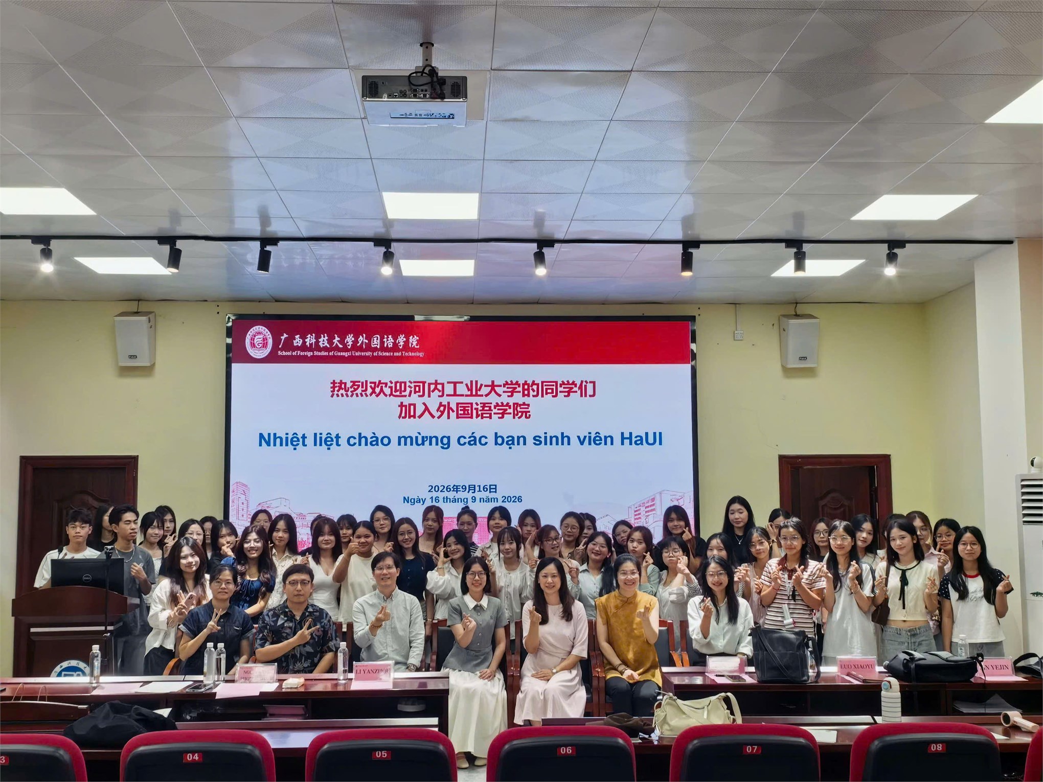 Hơn 100 sinh viên HaUI bắt đầu hành trình học tập xuyên biên giới