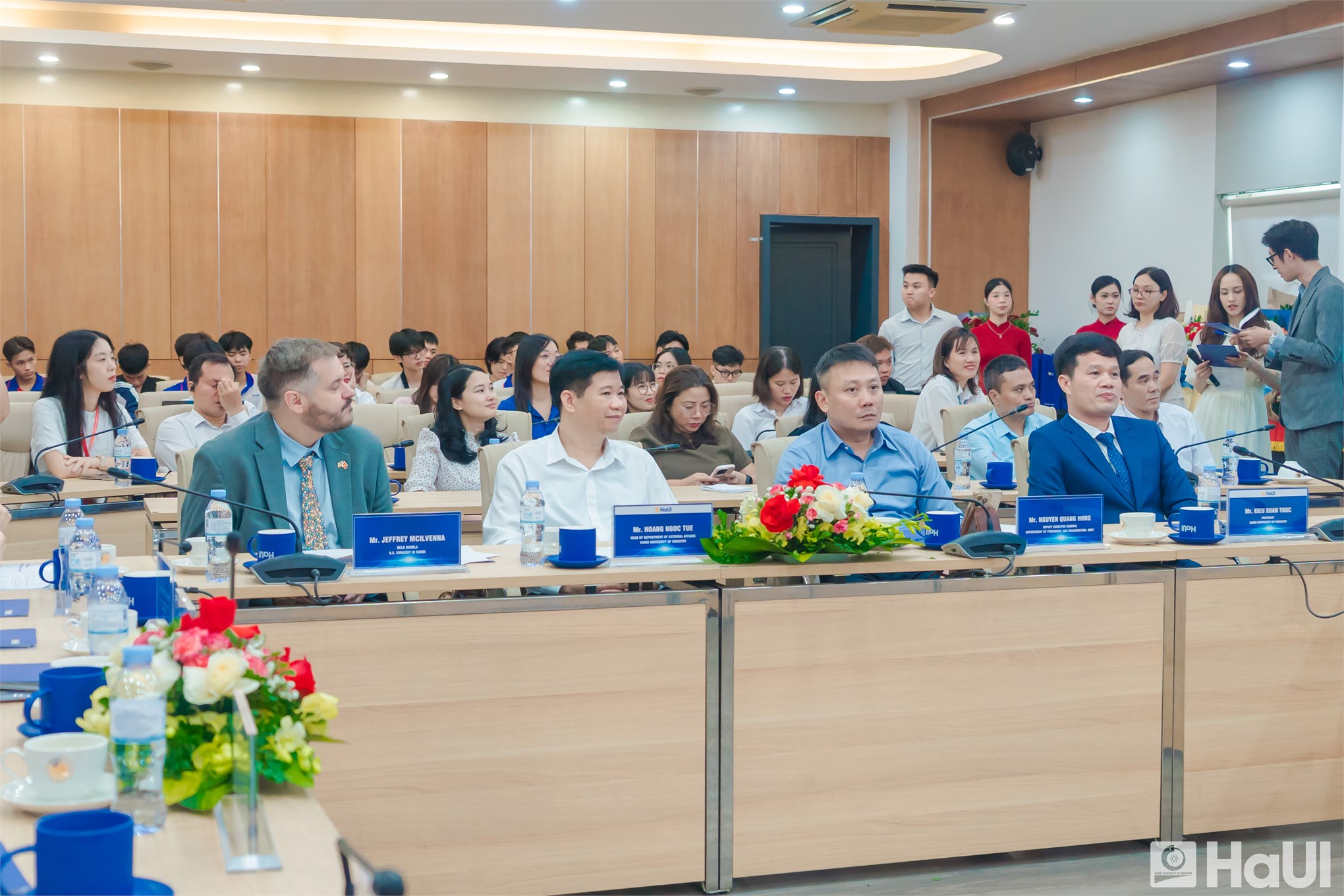 Đại sứ Hoa Kỳ tại Việt Nam Jennifer Wicks dự khai giảng NeoTECH English Works tại Đại học Công nghiệp Hà Nội