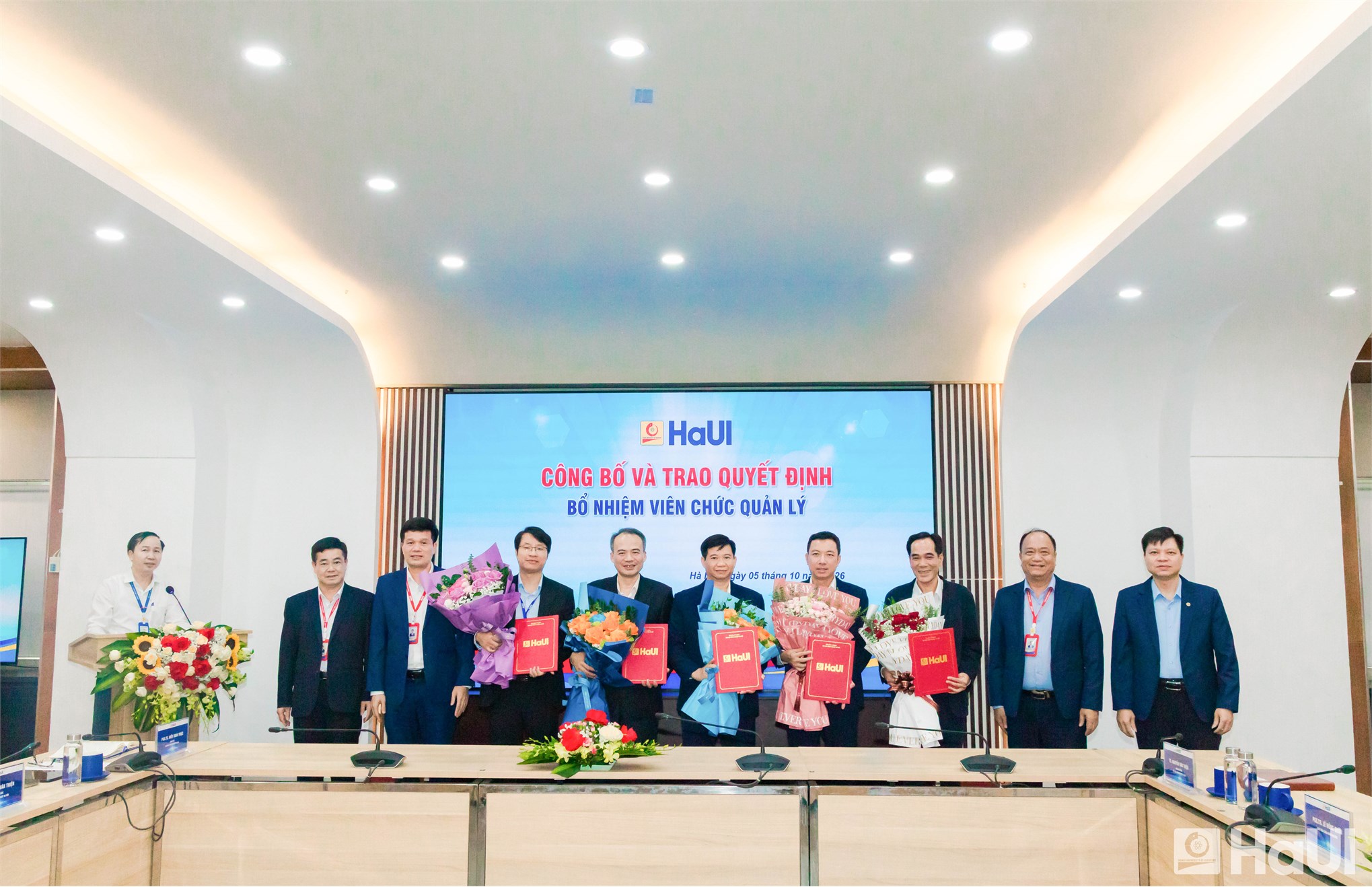 Đại học Công nghiệp Hà Nội điều động, bổ nhiệm 5 viên chức quản lý