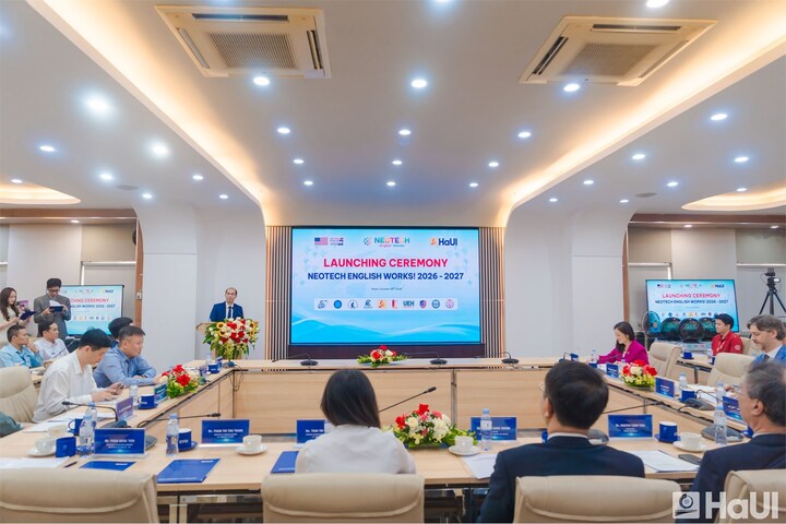 [baophapluat] Đại sứ Hoa Kỳ dự khai giảng dự án tiếng Anh chuyên ngành cho sinh viên kỹ thuật