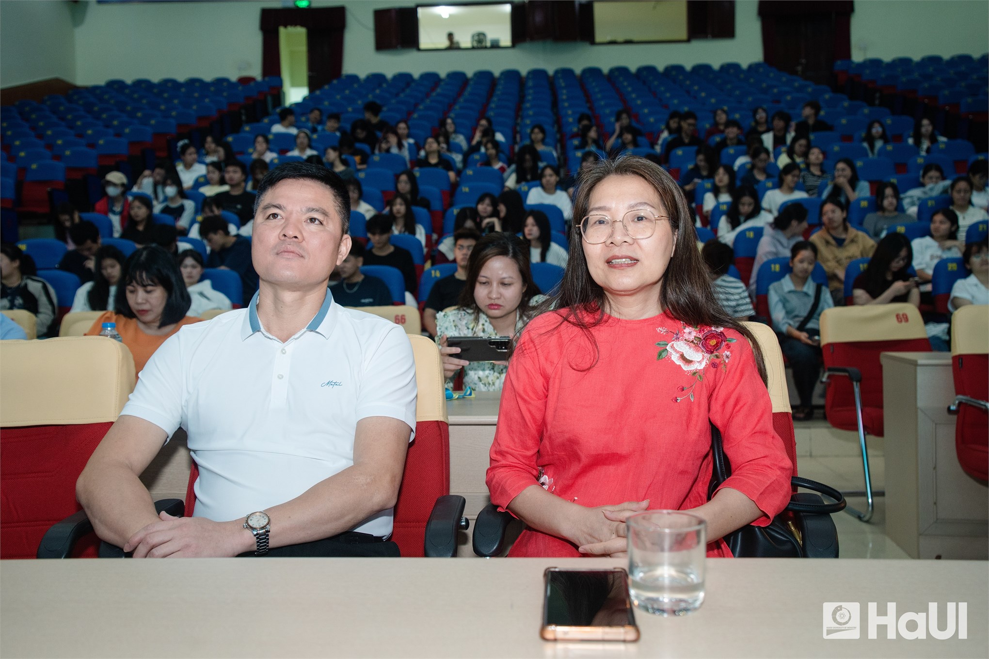Tọa đàm “Vững bước tương lai”: Định hướng nghề nghiệp cho sinh viên K21 Khoa May và Thiết kế thời trang