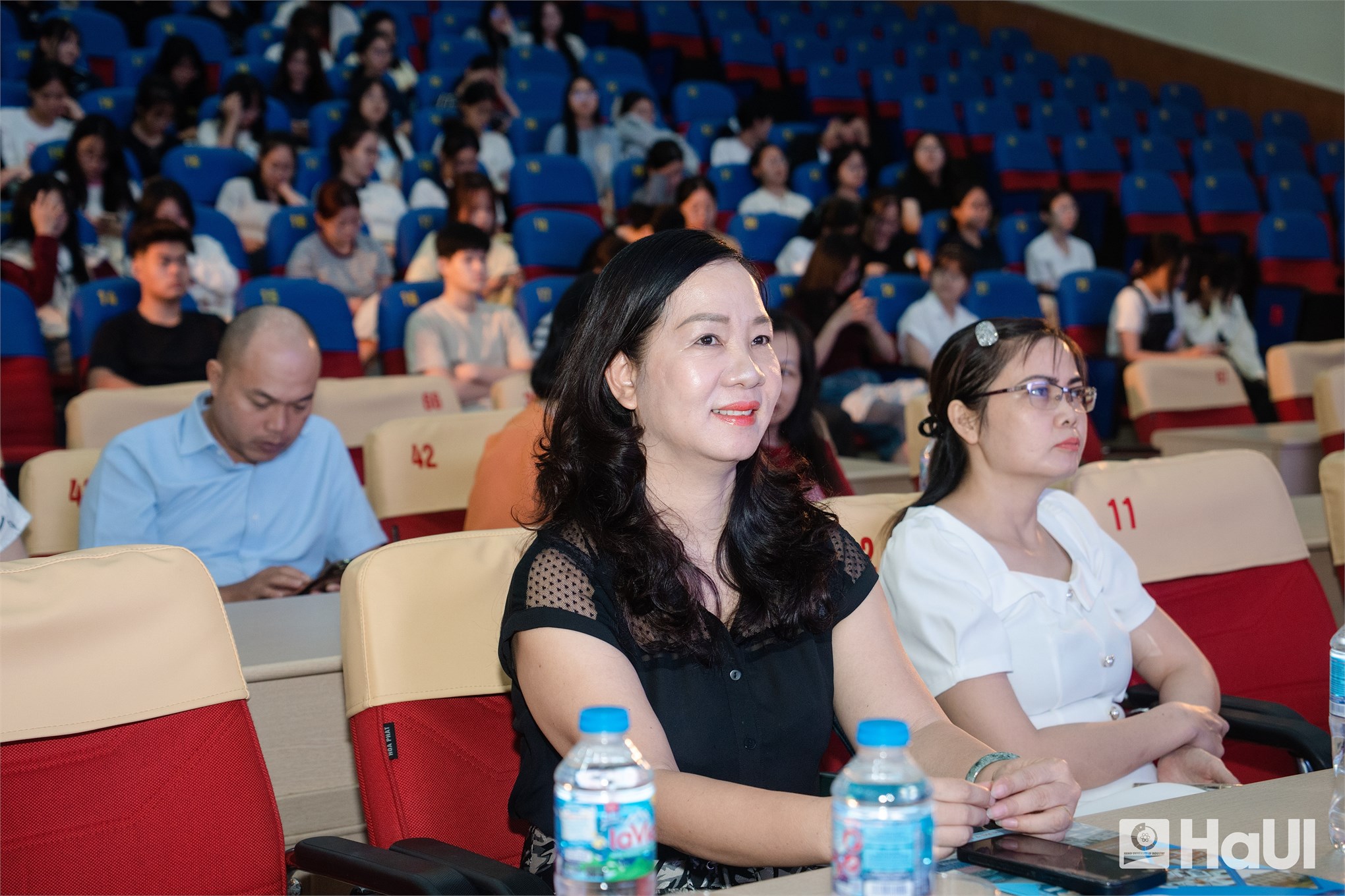 Tọa đàm “Vững bước tương lai”: Định hướng nghề nghiệp cho sinh viên K21 Khoa May và Thiết kế thời trang