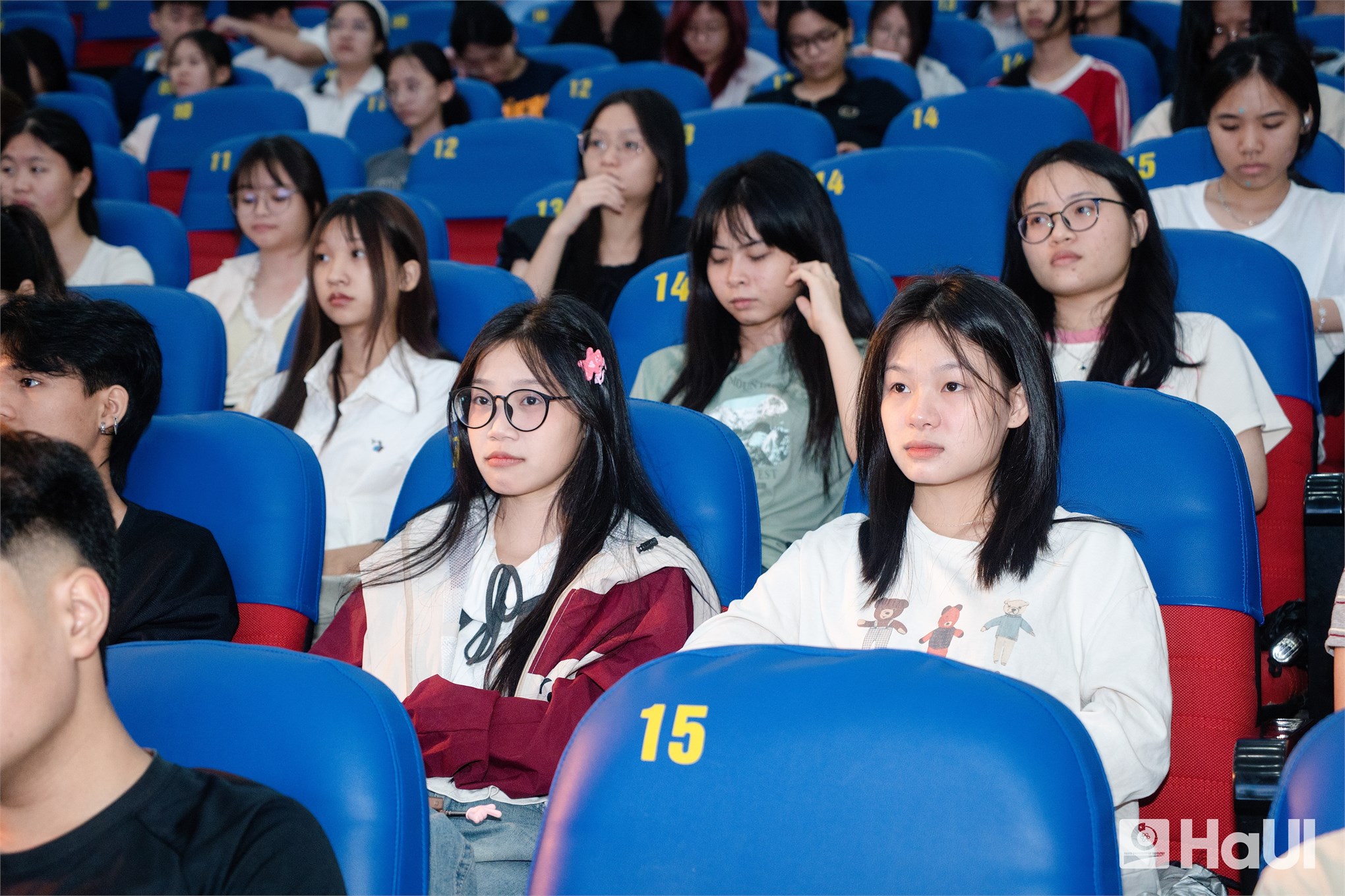 Tọa đàm “Vững bước tương lai”: Định hướng nghề nghiệp cho sinh viên K21 Khoa May và Thiết kế thời trang