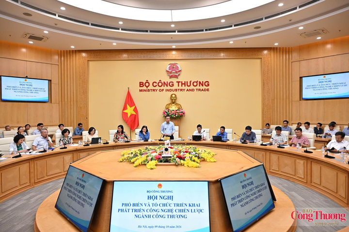 [congthuong] Chùm ảnh: Hội nghị phổ biến và tổ chức triển khai phát triển công nghệ chiến lược ngành Công Thương