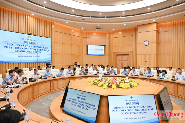 [congthuong] Chùm ảnh: Hội nghị phổ biến và tổ chức triển khai phát triển công nghệ chiến lược ngành Công Thương