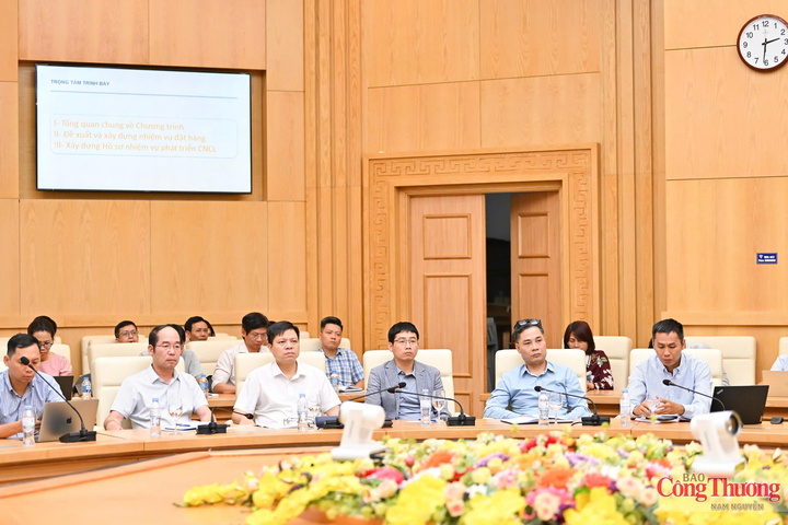 [congthuong] Chùm ảnh: Hội nghị phổ biến và tổ chức triển khai phát triển công nghệ chiến lược ngành Công Thương