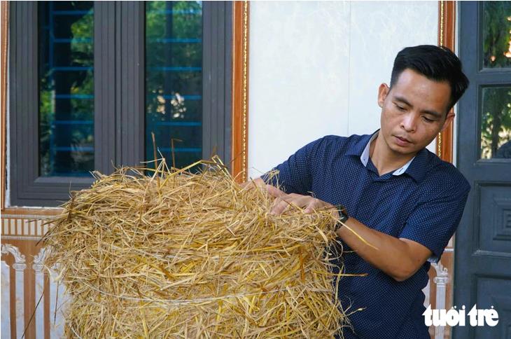 [tuoitre] Kỹ sư rời phố về quê, biến rơm rạ thành sản phẩm độc lạ bán sang Mỹ, Canada