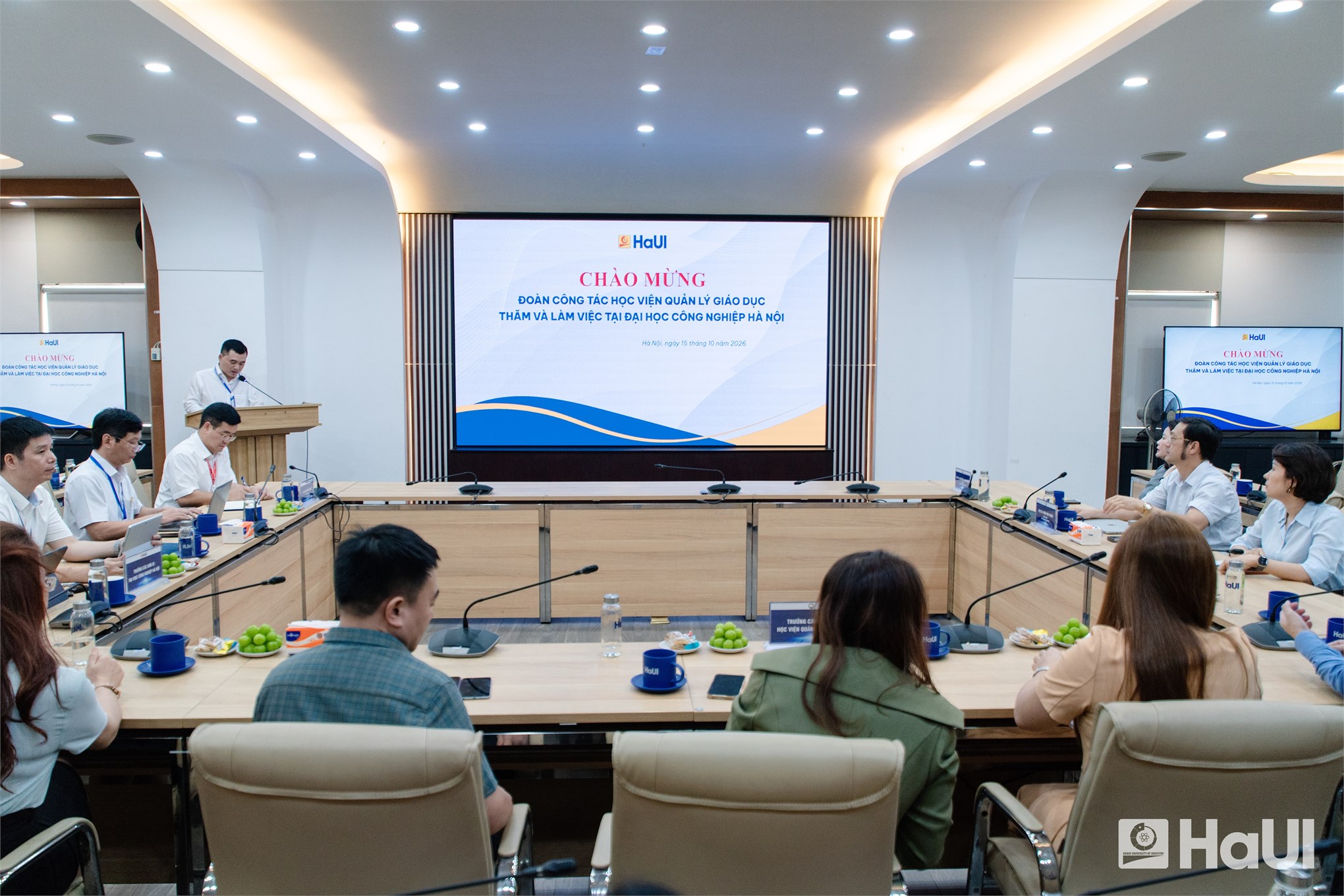 Đại học Công nghiệp Hà Nội chia sẻ mô hình đại học thông minh và kinh nghiệm chuyển đổi số với Học viện Quản lý Giáo dục
