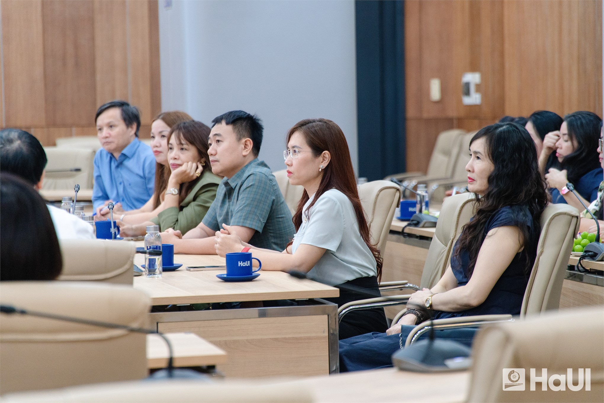 Đại học Công nghiệp Hà Nội chia sẻ mô hình đại học thông minh và kinh nghiệm chuyển đổi số với Học viện Quản lý Giáo dục