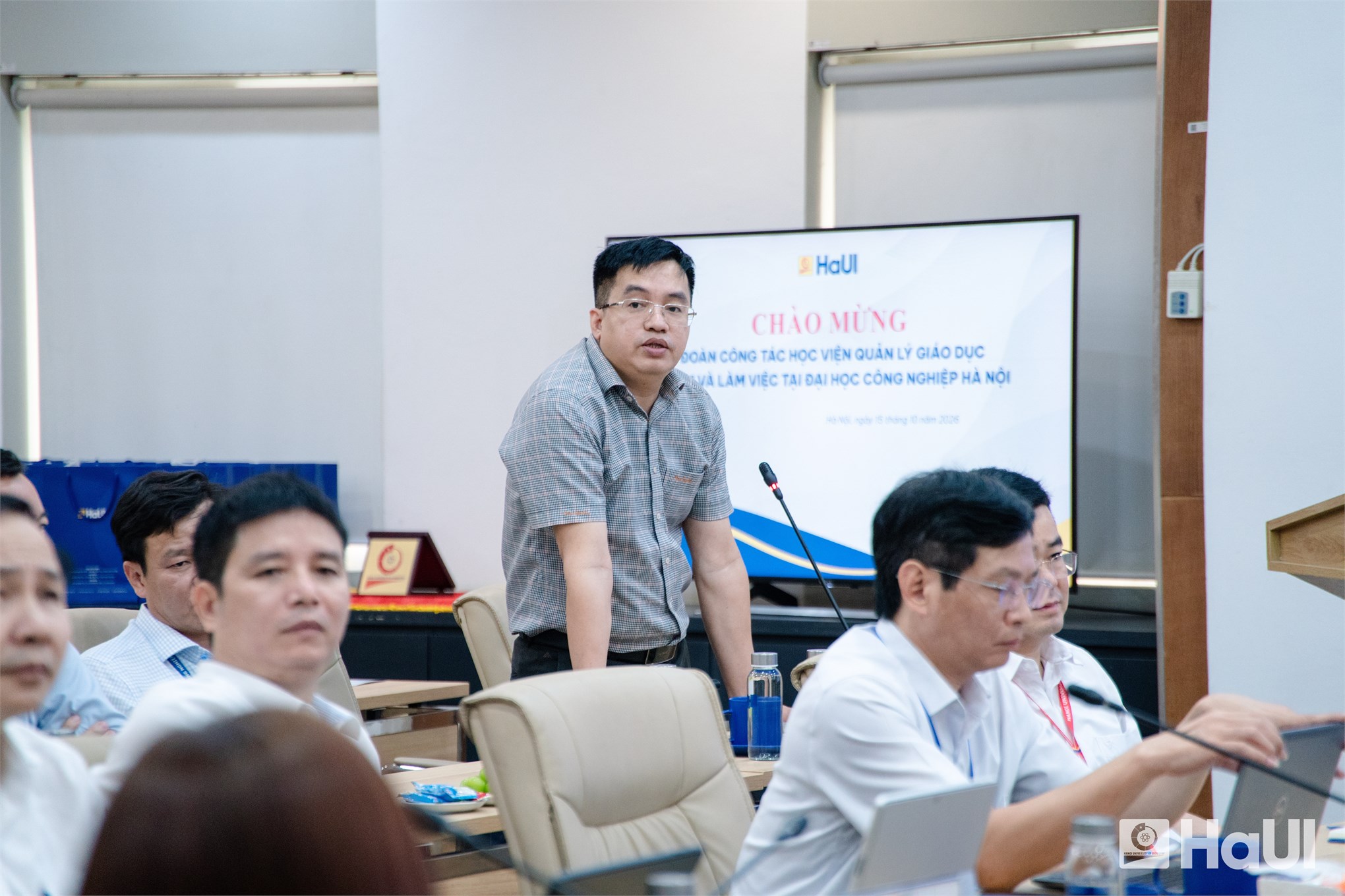 Đại học Công nghiệp Hà Nội chia sẻ mô hình đại học thông minh và kinh nghiệm chuyển đổi số với Học viện Quản lý Giáo dục