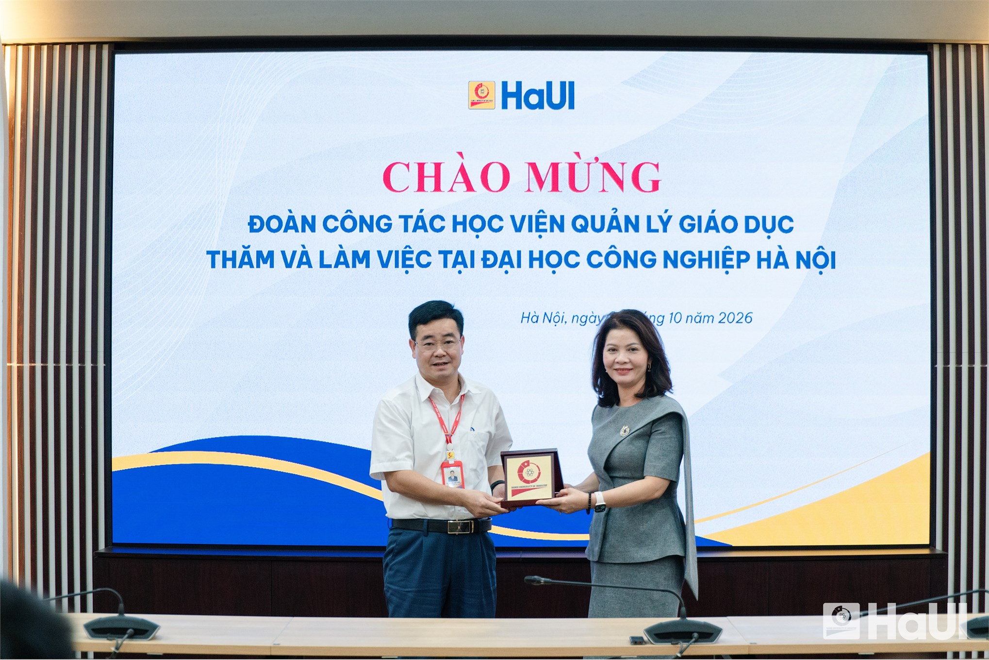 Đại học Công nghiệp Hà Nội chia sẻ mô hình đại học thông minh và kinh nghiệm chuyển đổi số với Học viện Quản lý Giáo dục