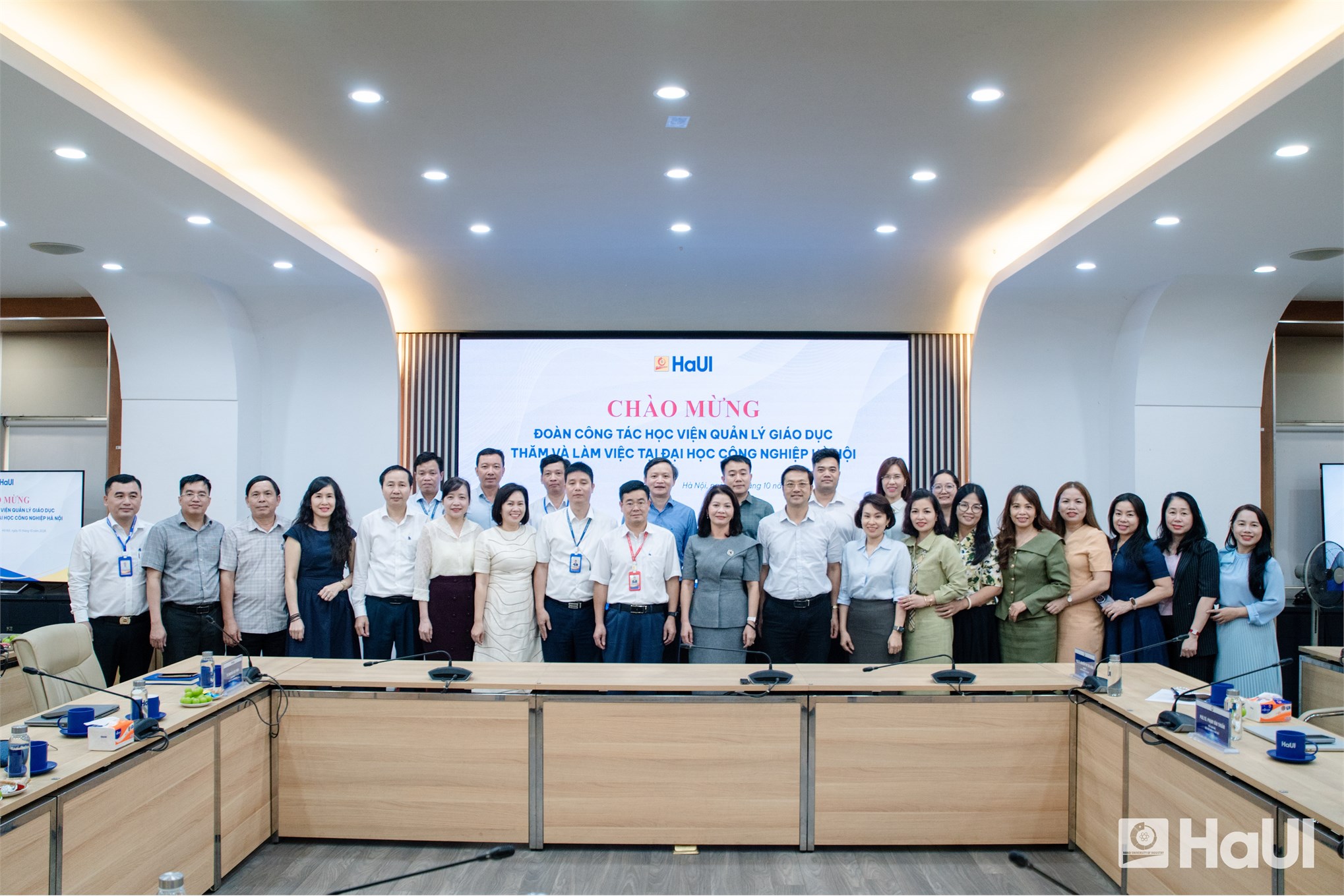 Đại học Công nghiệp Hà Nội chia sẻ mô hình đại học thông minh và kinh nghiệm chuyển đổi số với Học viện Quản lý Giáo dục