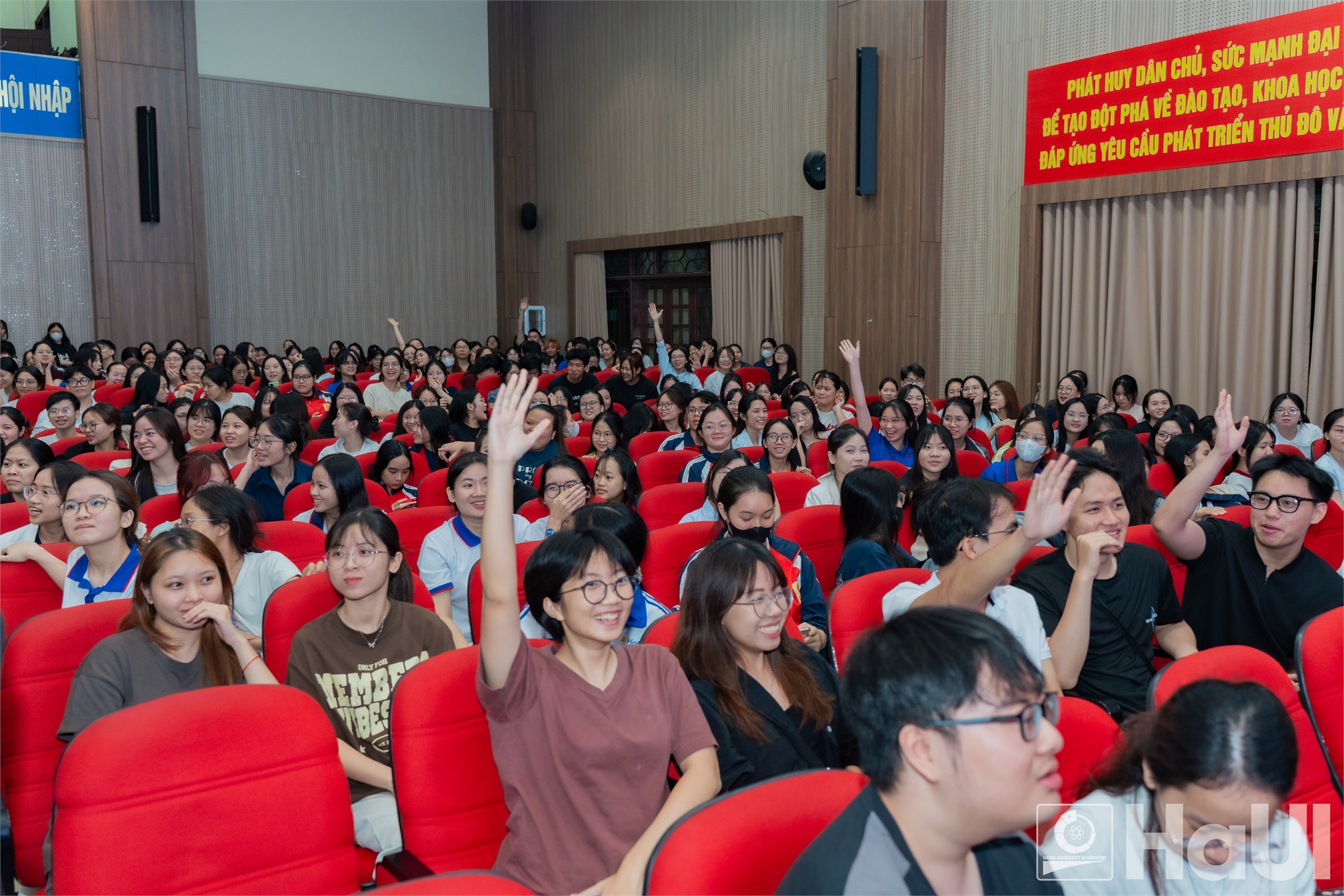 NextGen Accounting Challenge 2026 mùa đầu tiên: 74 đội thi, 24 trường và dấu ấn một sân chơi học thuật mới