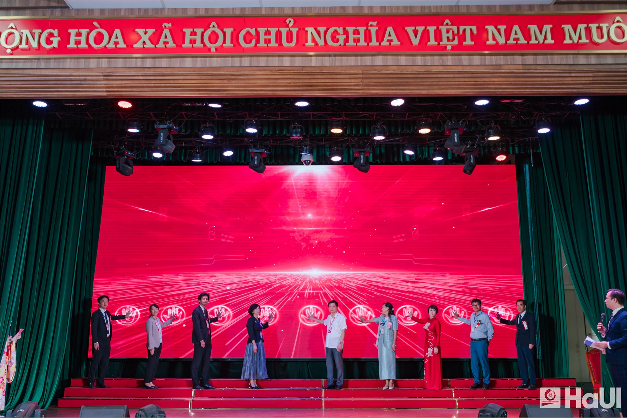 Sắc màu văn hóa và tinh thần đổi mới sáng tạo từ Ngày hội SJD 2026 tại Đại học Công nghiệp Hà Nội