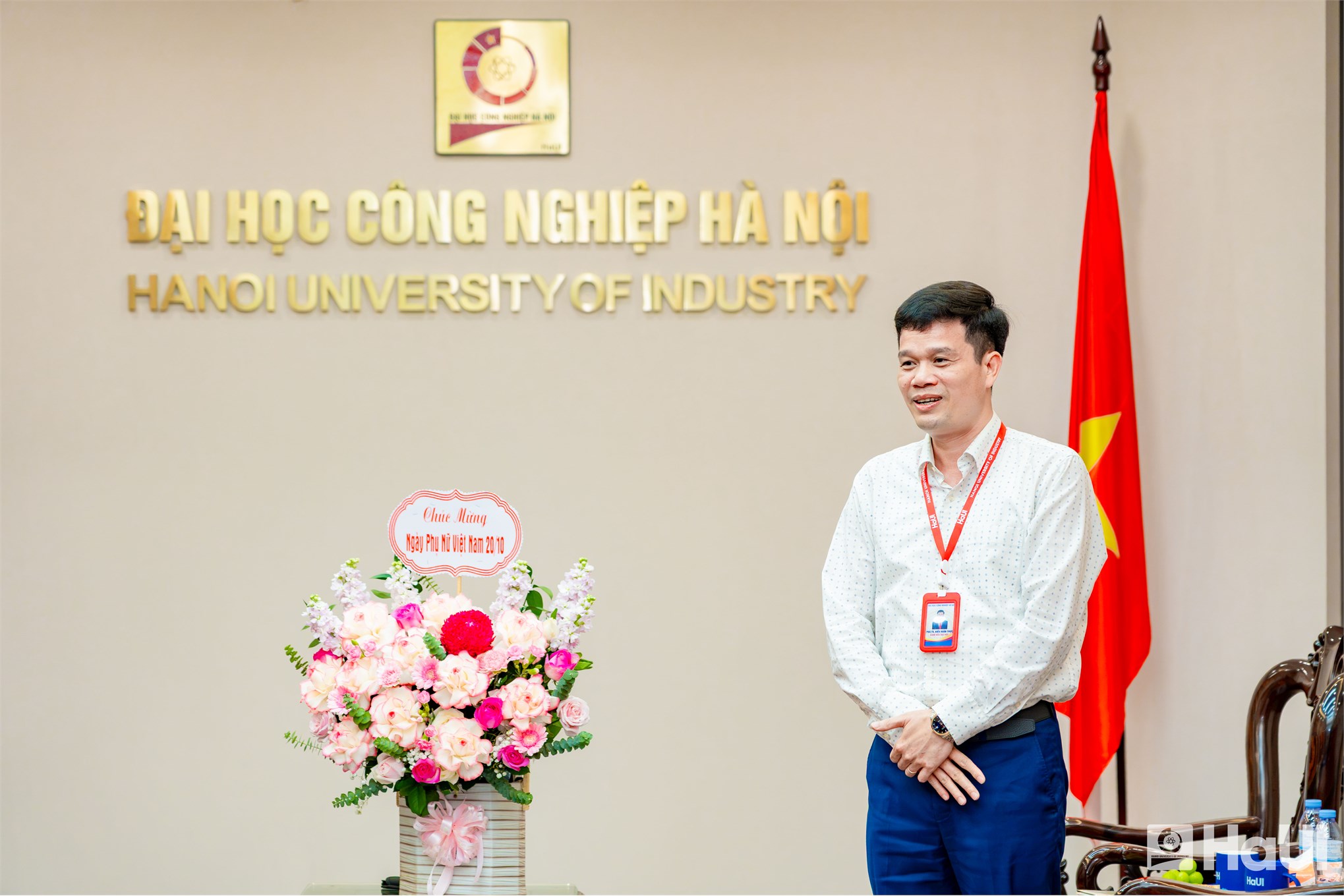 Chúc mừng nữ viên chức, người lao động, nữ sinh Đại học Công nghiệp Hà Nội nhân ngày 20/10