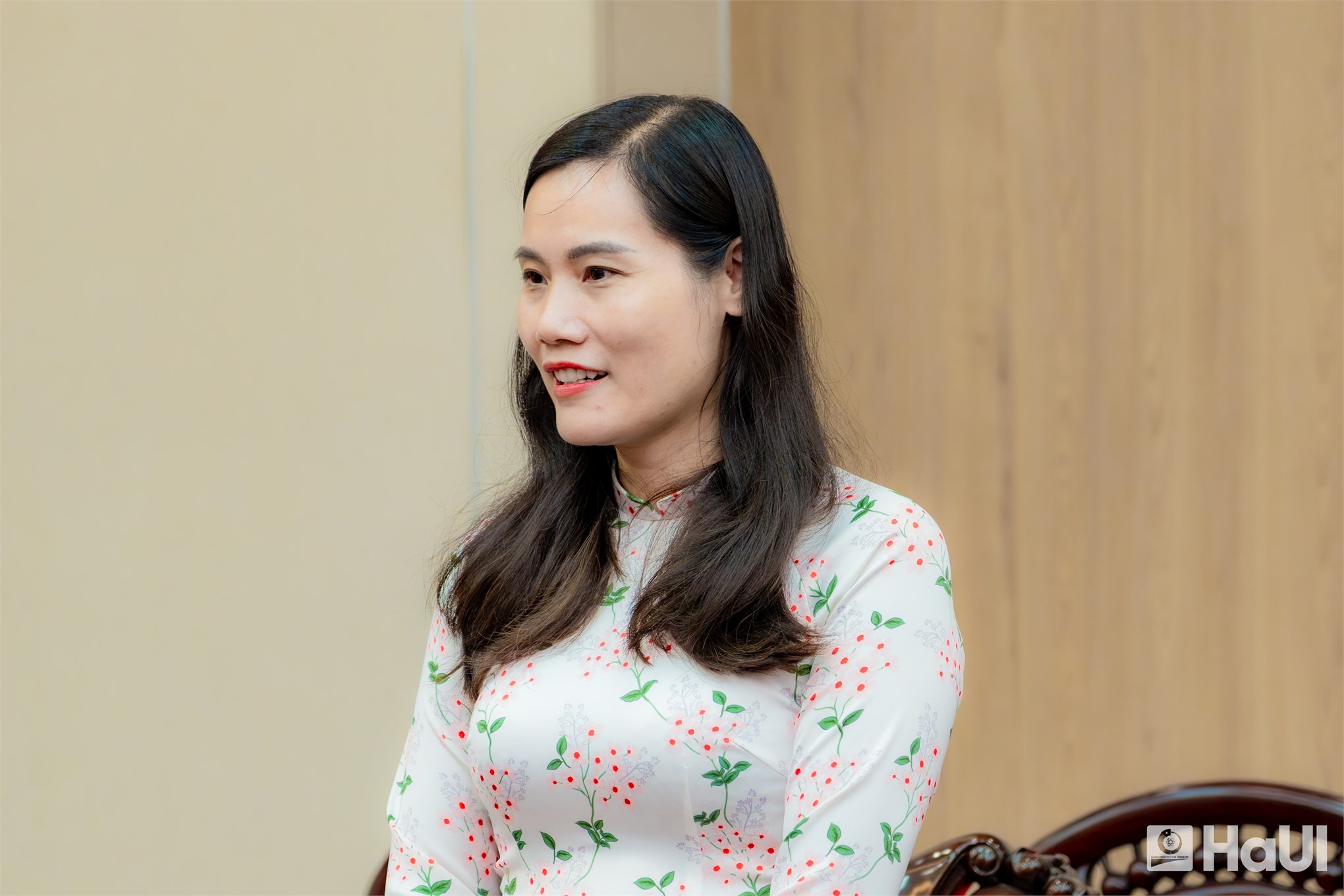 Chúc mừng nữ viên chức, người lao động, nữ sinh Đại học Công nghiệp Hà Nội nhân ngày 20/10