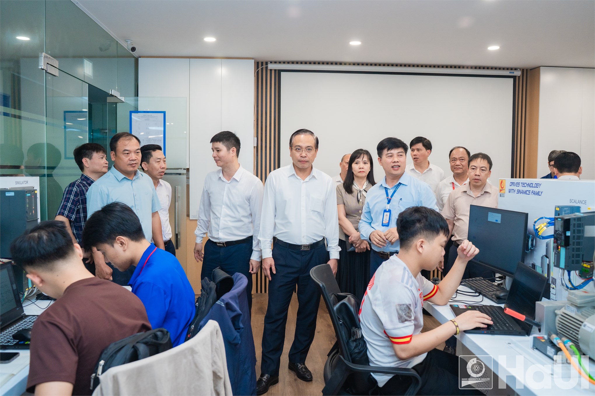 Đại học Công nghiệp Hà Nội ký kết thỏa thuận hợp tác với UBND tỉnh Ninh Bình giai đoạn 2026–2030