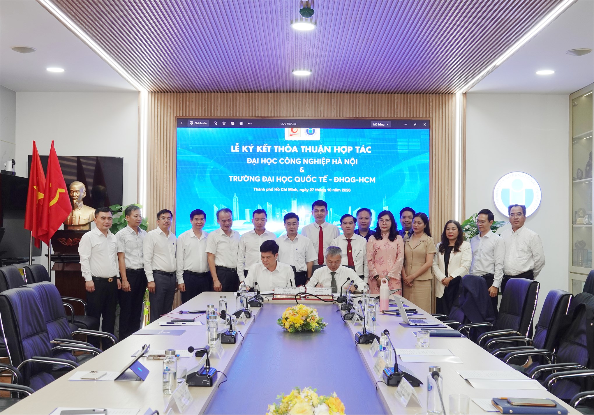 Đại học Công nghiệp Hà Nội và Trường Đại học Quốc tế (ĐHQG-HCM) ký kết thỏa thuận hợp tác