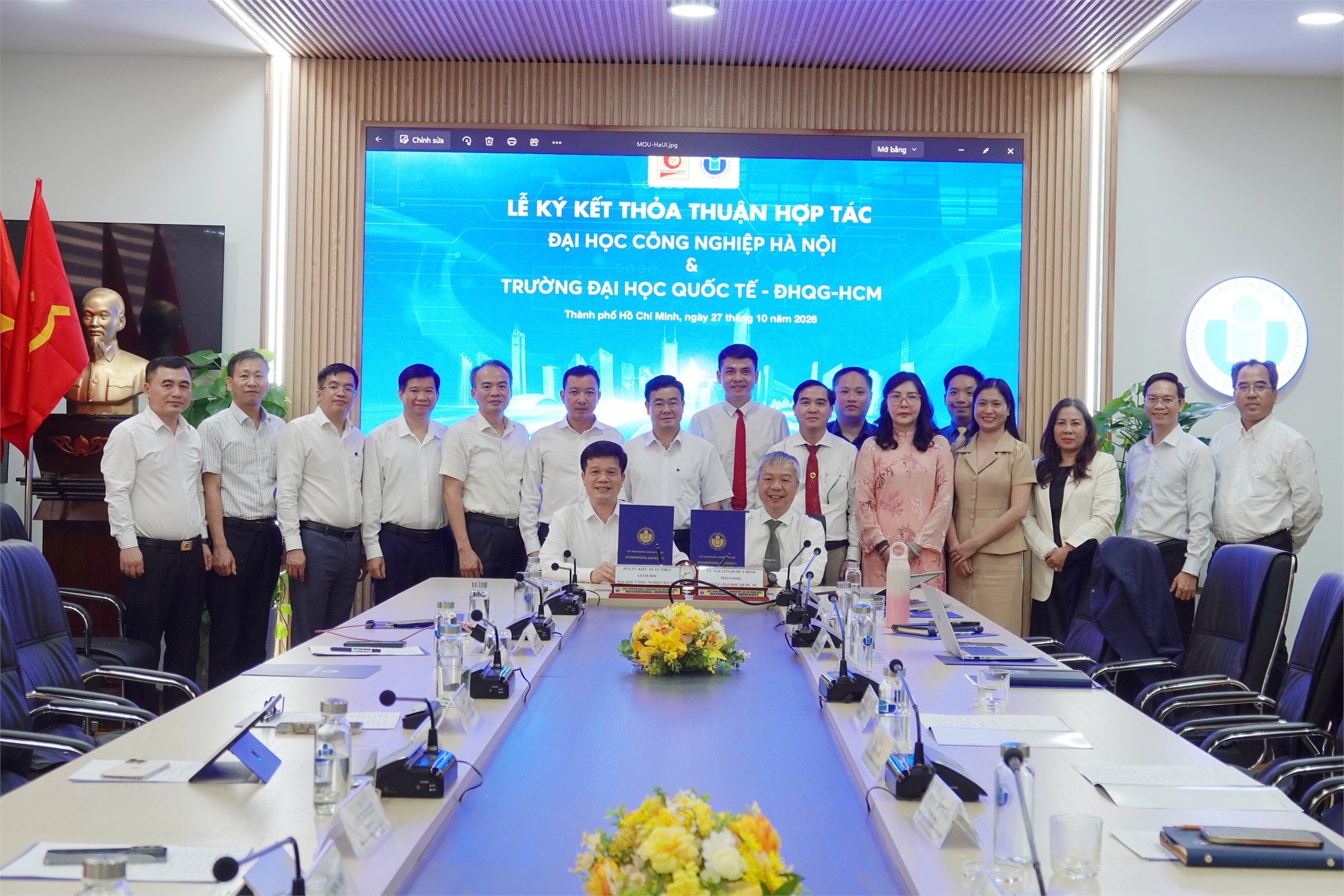 Đại học Công nghiệp Hà Nội và Trường Đại học Quốc tế (ĐHQG-HCM) ký kết thỏa thuận hợp tác