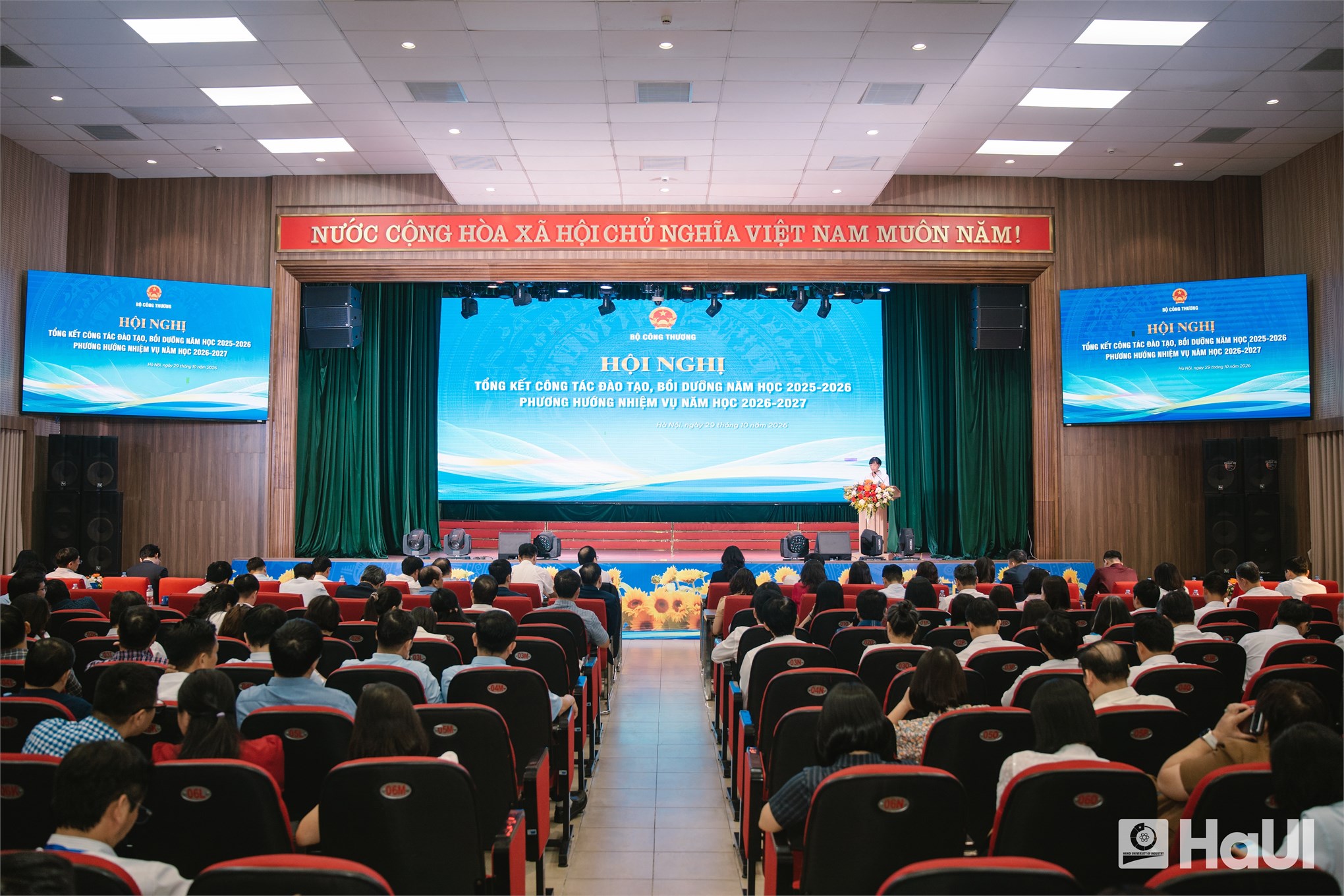 Hội nghị Tổng kết công tác đào tạo, bồi dưỡng của Bộ Công Thương năm 2026: HaUI vinh dự nhận Cờ thi đua và nhiều danh hiệu khen thưởng