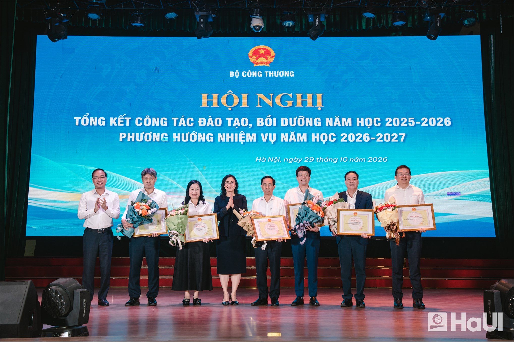 Hội nghị Tổng kết công tác đào tạo, bồi dưỡng của Bộ Công Thương năm 2026: HaUI vinh dự nhận Cờ thi đua và nhiều danh hiệu khen thưởng