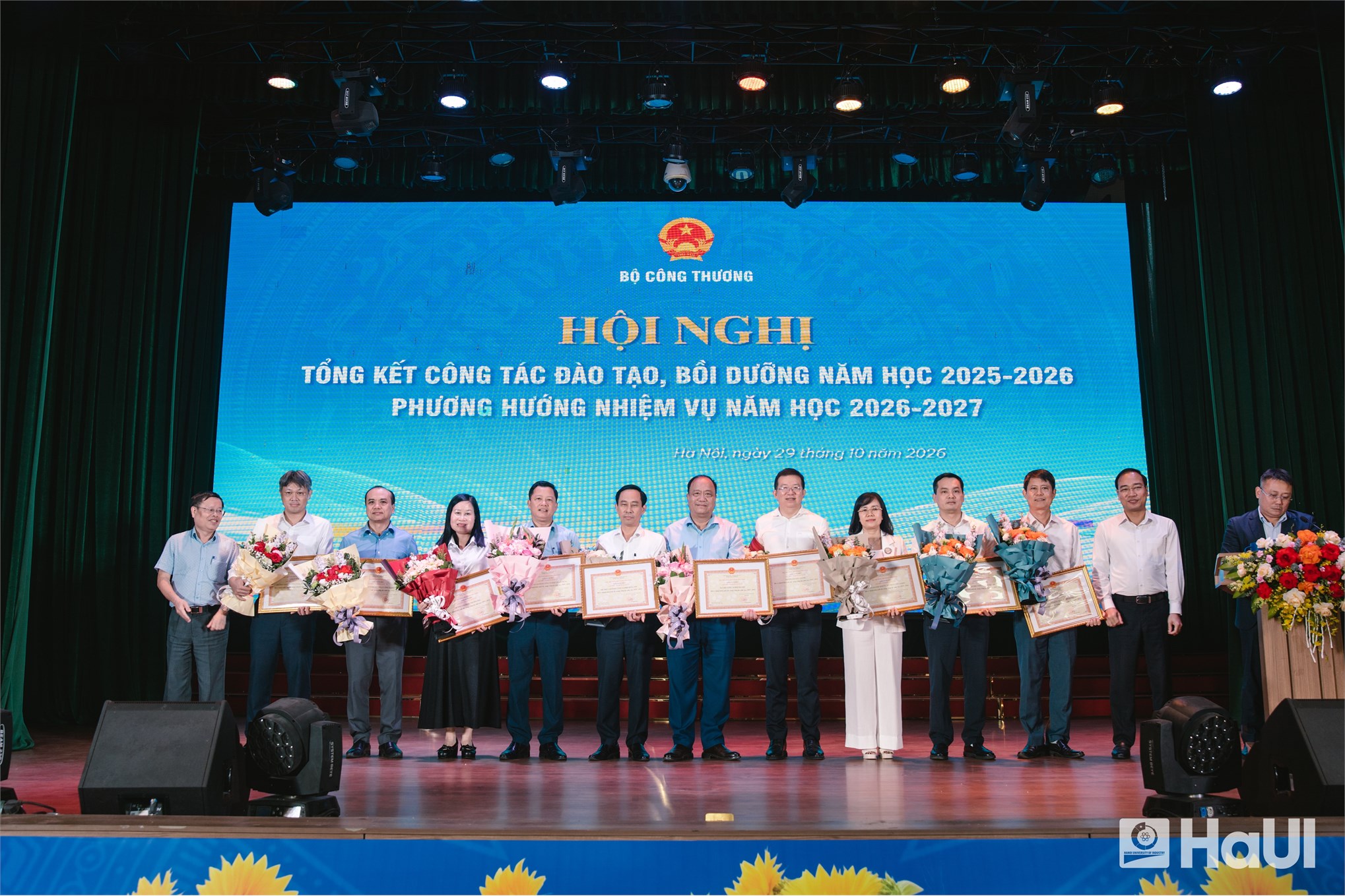 Hội nghị Tổng kết công tác đào tạo, bồi dưỡng của Bộ Công Thương năm 2026: HaUI vinh dự nhận Cờ thi đua và nhiều danh hiệu khen thưởng