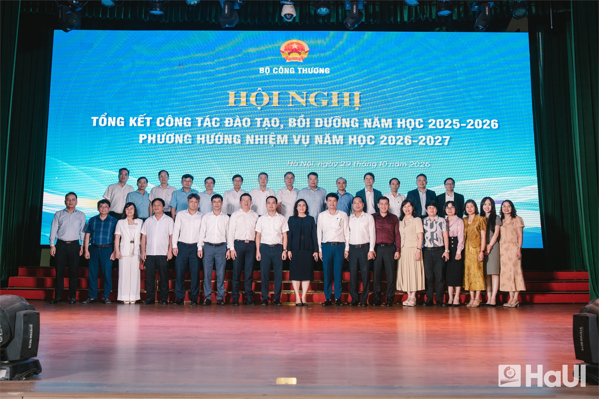 Hội nghị Tổng kết công tác đào tạo, bồi dưỡng của Bộ Công Thương năm 2026: HaUI vinh dự nhận Cờ thi đua và nhiều danh hiệu khen thưởng