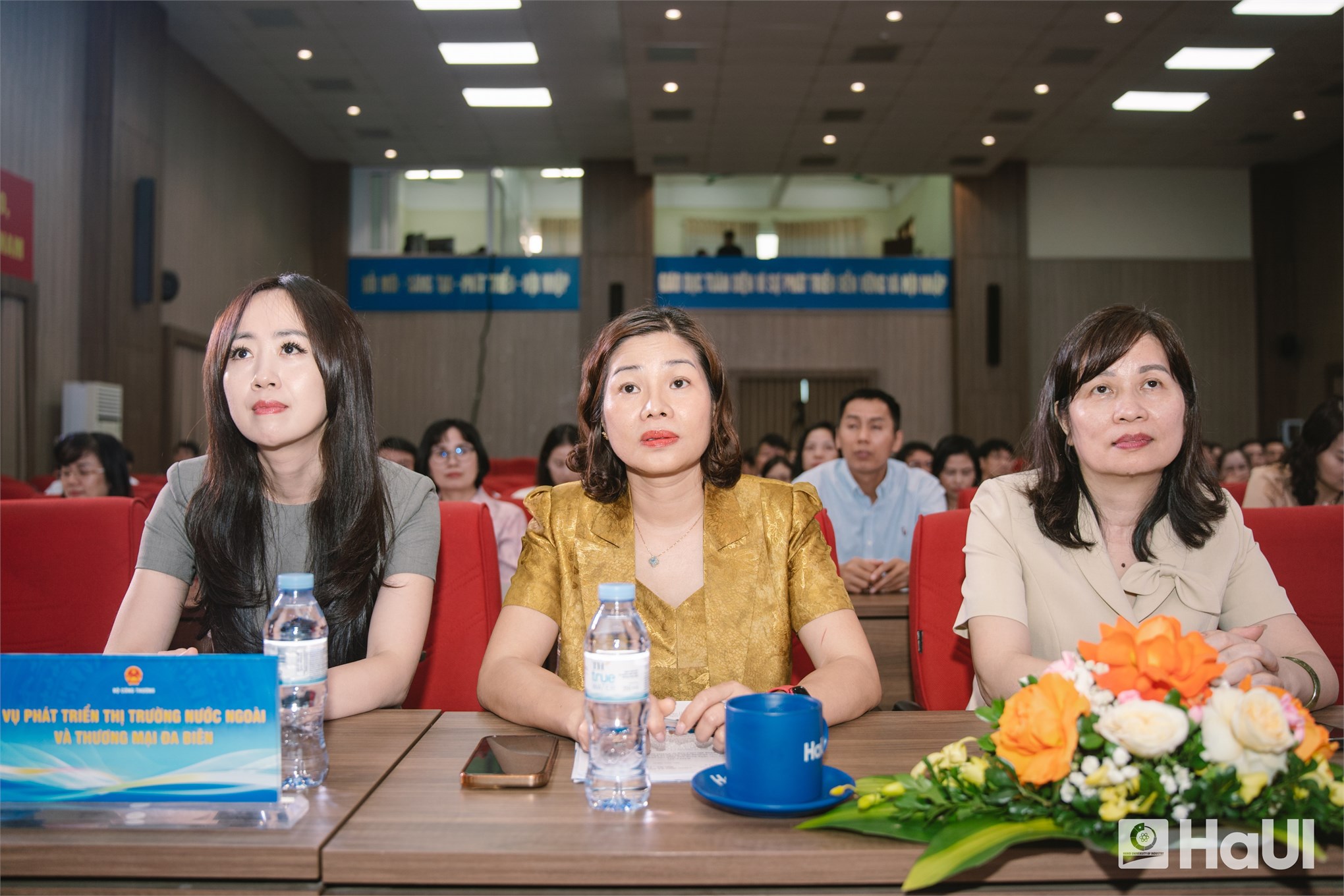 Hội nghị Tổng kết công tác đào tạo, bồi dưỡng của Bộ Công Thương năm 2026: HaUI vinh dự nhận Cờ thi đua và nhiều danh hiệu khen thưởng