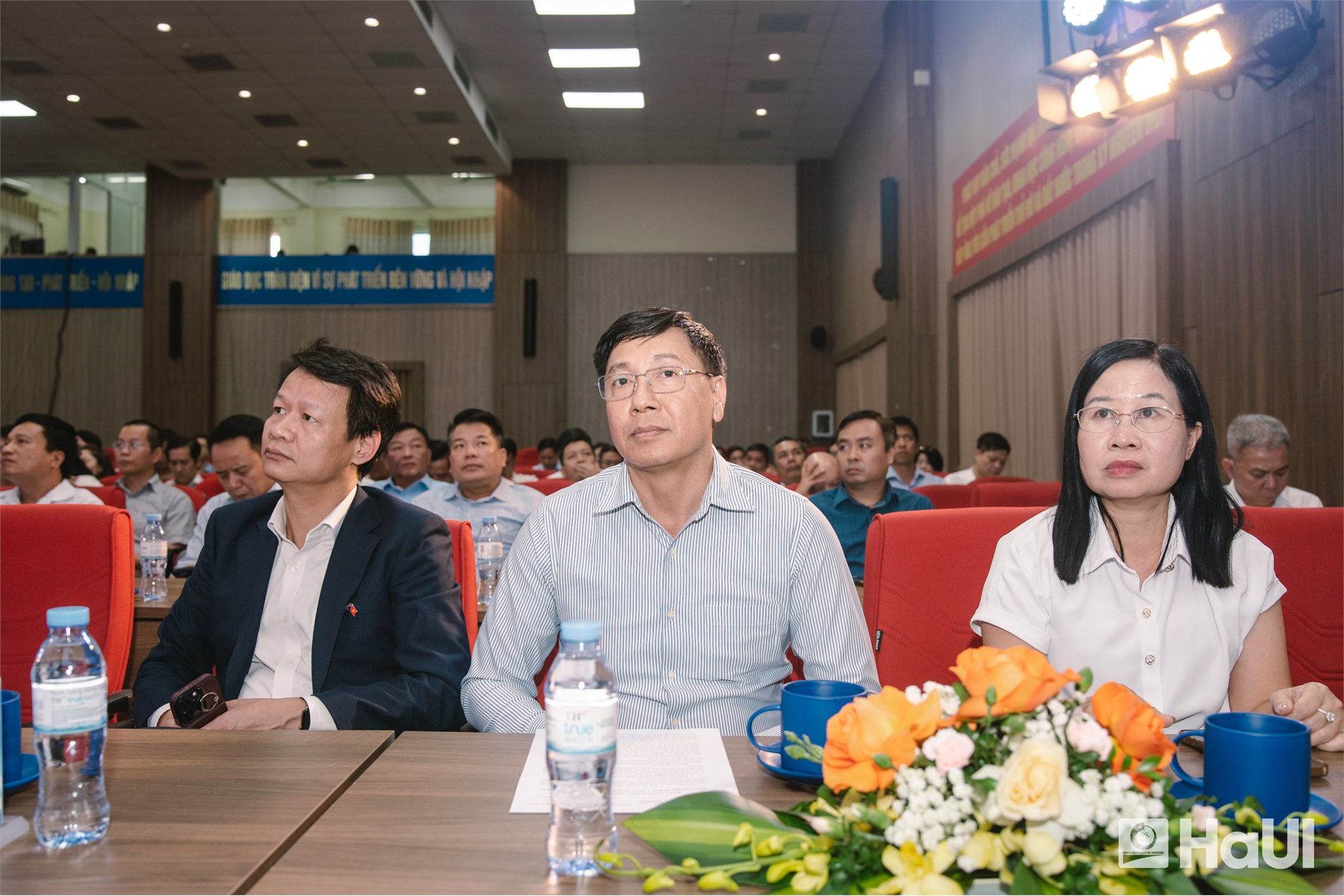 Hội nghị Tổng kết công tác đào tạo, bồi dưỡng của Bộ Công Thương năm 2026: HaUI vinh dự nhận Cờ thi đua và nhiều danh hiệu khen thưởng