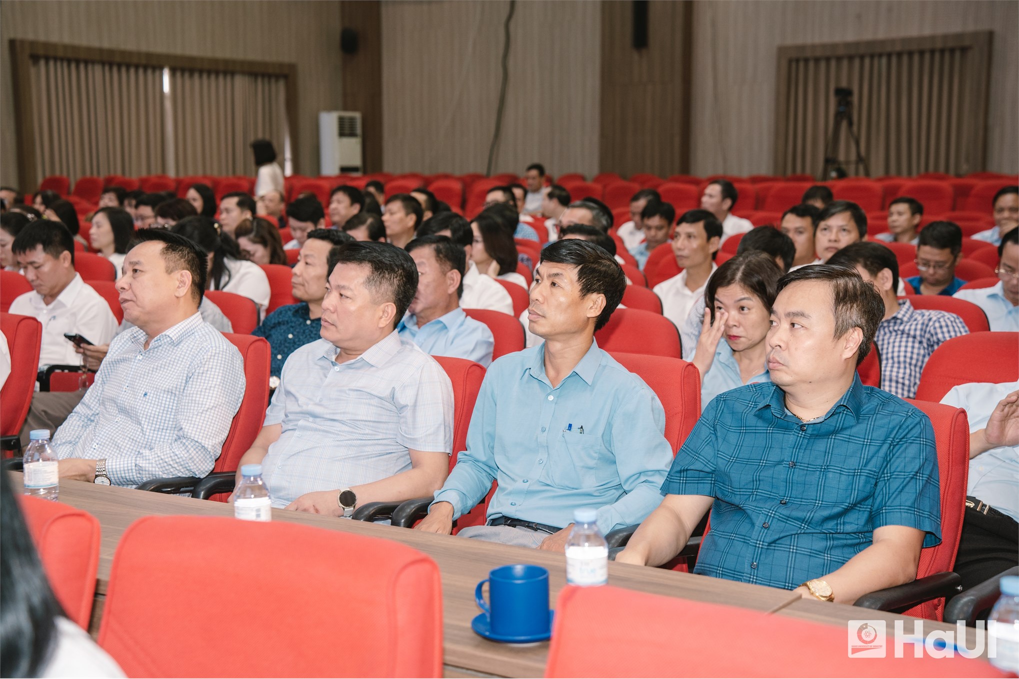 Hội nghị Tổng kết công tác đào tạo, bồi dưỡng của Bộ Công Thương năm 2026: HaUI vinh dự nhận Cờ thi đua và nhiều danh hiệu khen thưởng