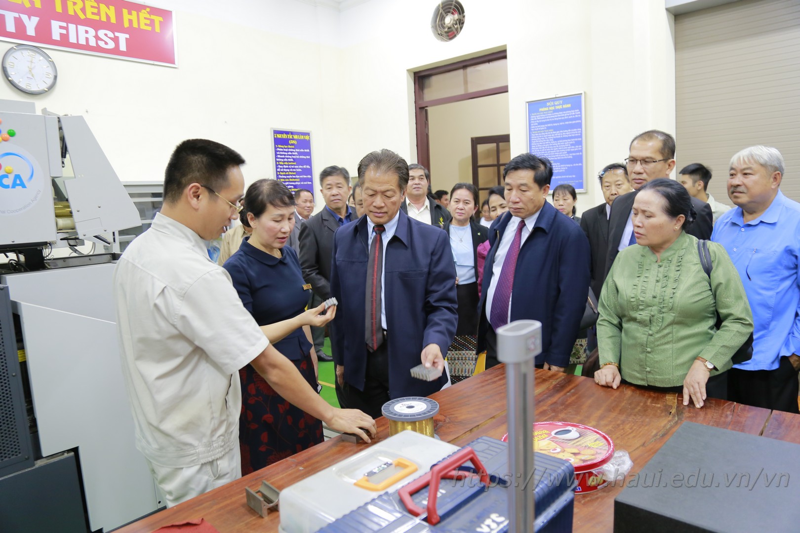 Hanoi University of Industry and Laos’ Ministry of Education and Sports talk on gender equality and women’s advancements