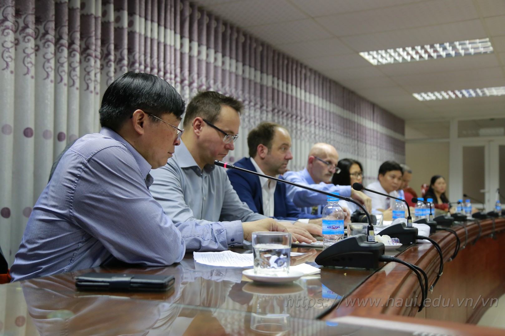 Hanoi University of Industry meets with Hoffman Group, Germany to discuss cooperation opportunities.