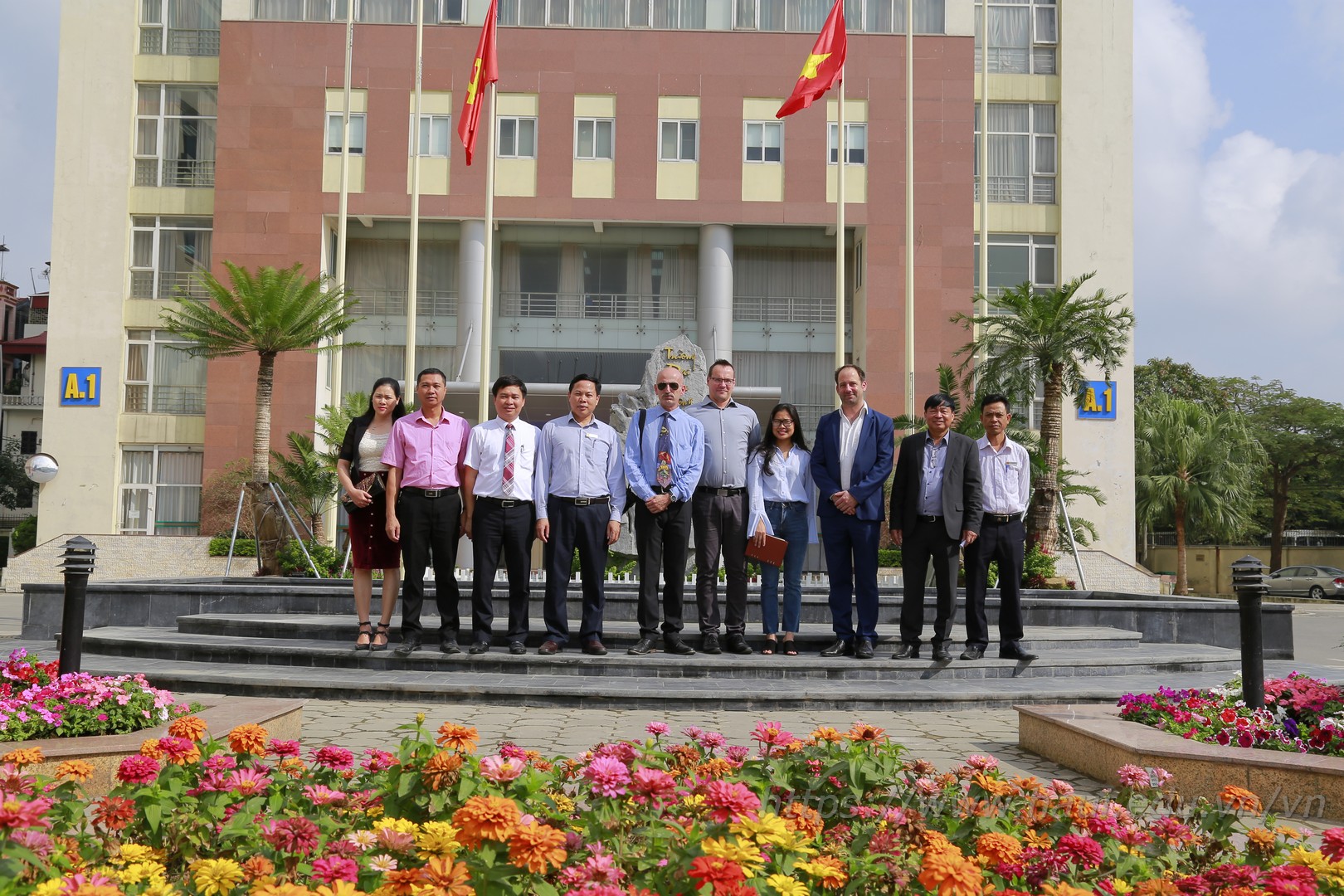 Hanoi University of Industry meets with Hoffman Group, Germany to discuss cooperation opportunities.