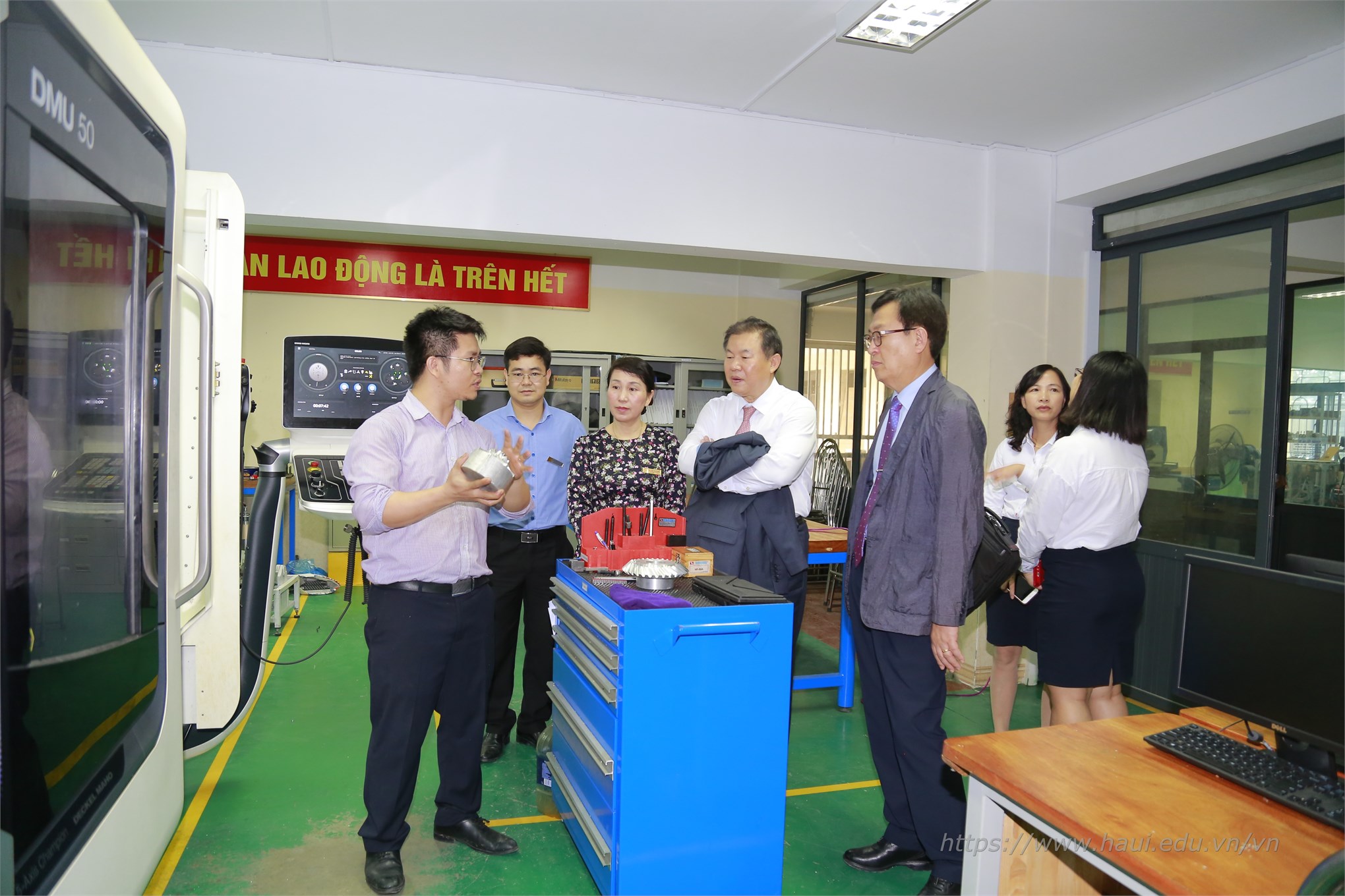 Hanoi University of Industry signed a cooperation agreement with Kunjang College - Korea