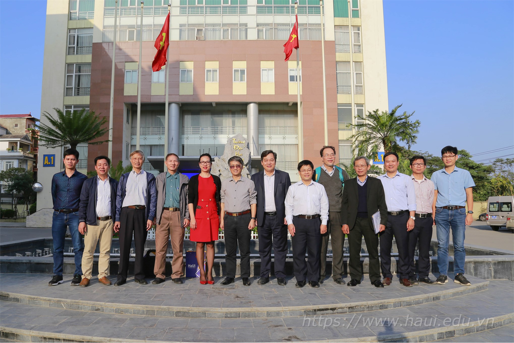 Khảo sát, đánh giá hệ thống quản trị đại học điện tử Đại học Công nghiệp Hà Nội