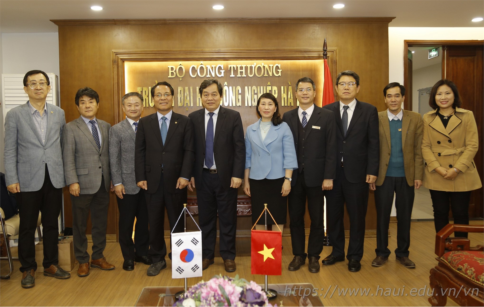 Hannam University, Korea paid a working visit to Hanoi University of Industry