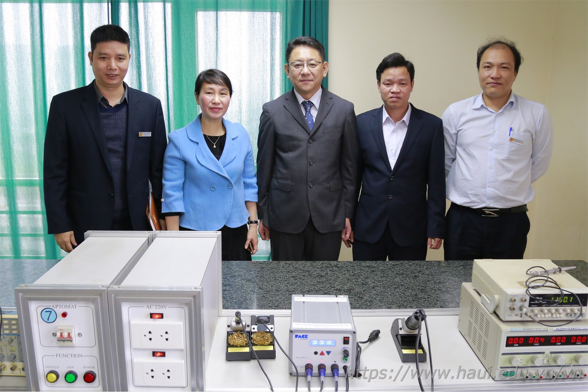 Trường Đại học Công nghiệp Hà Nội tiếp nhận thiết bị tài trợ của Công ty TNHH Nissan Automotive Technology Việt Nam