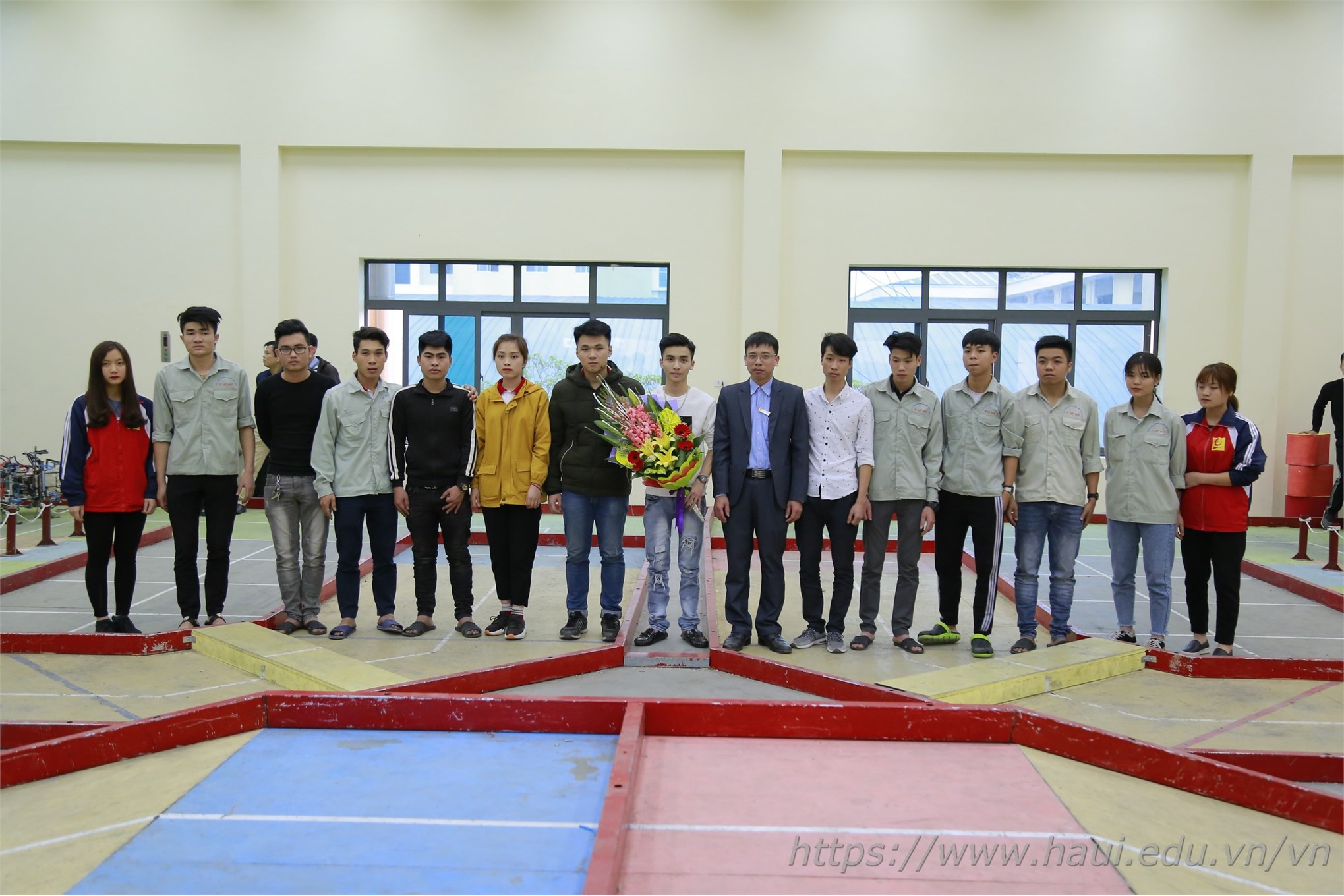 Thi đấu vòng loại cấp Trường cuộc thi “Sáng tạo Robot Việt Nam 2019”