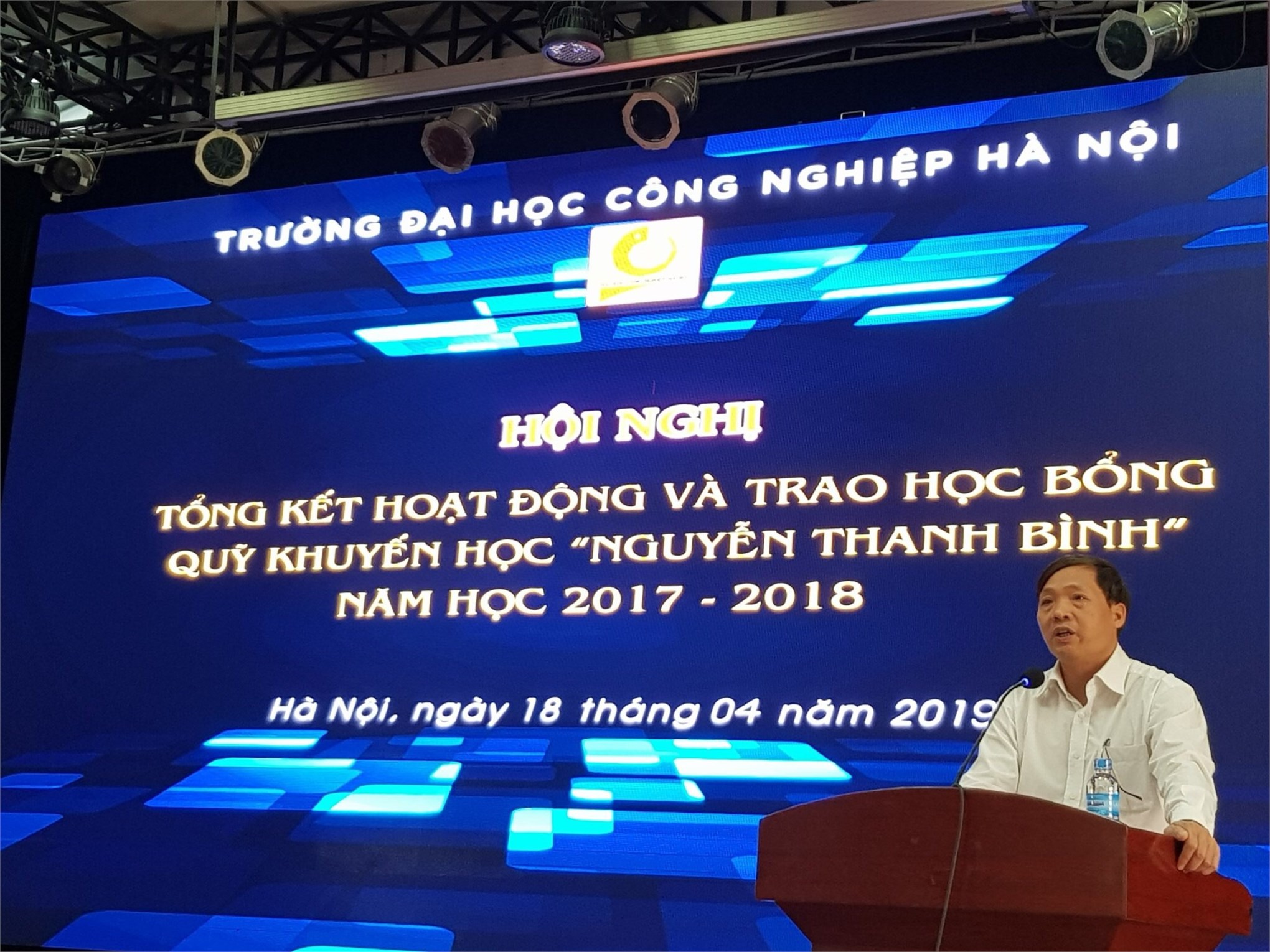 Lễ tổng kết và trao học bổng Nguyễn Thanh Bình năm học 2017-2018