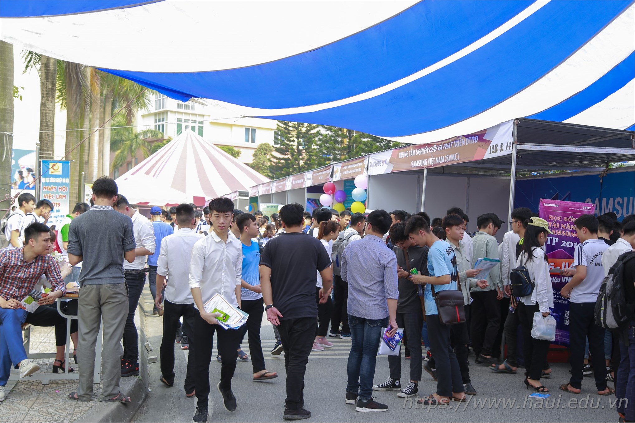 Đại học Công nghiệp Hà Nội tổ chức Ngày hội việc làm với gần 10.000 cơ hội việc làm cho sinh viên