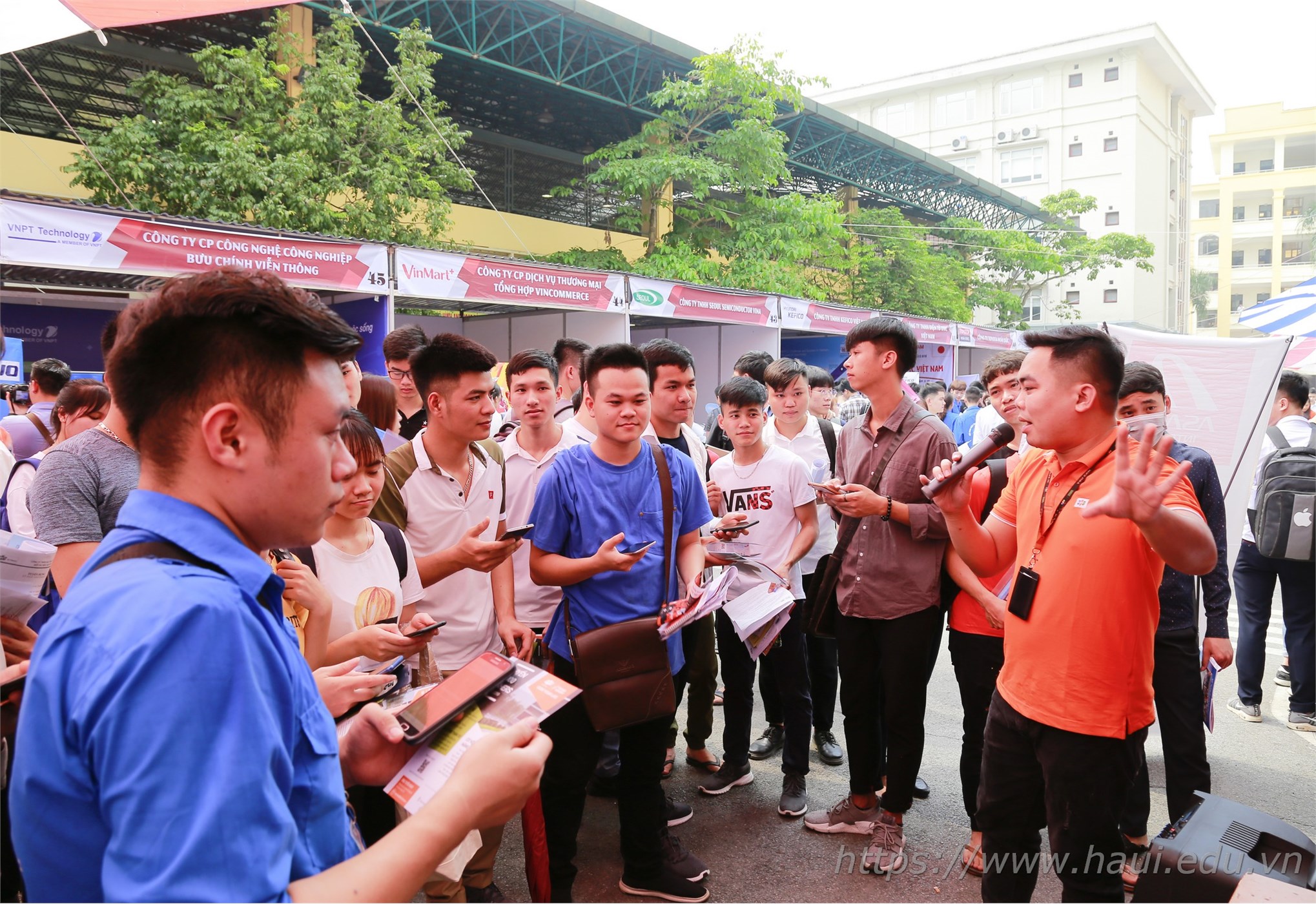 Đại học Công nghiệp Hà Nội tổ chức Ngày hội việc làm với gần 10.000 cơ hội việc làm cho sinh viên