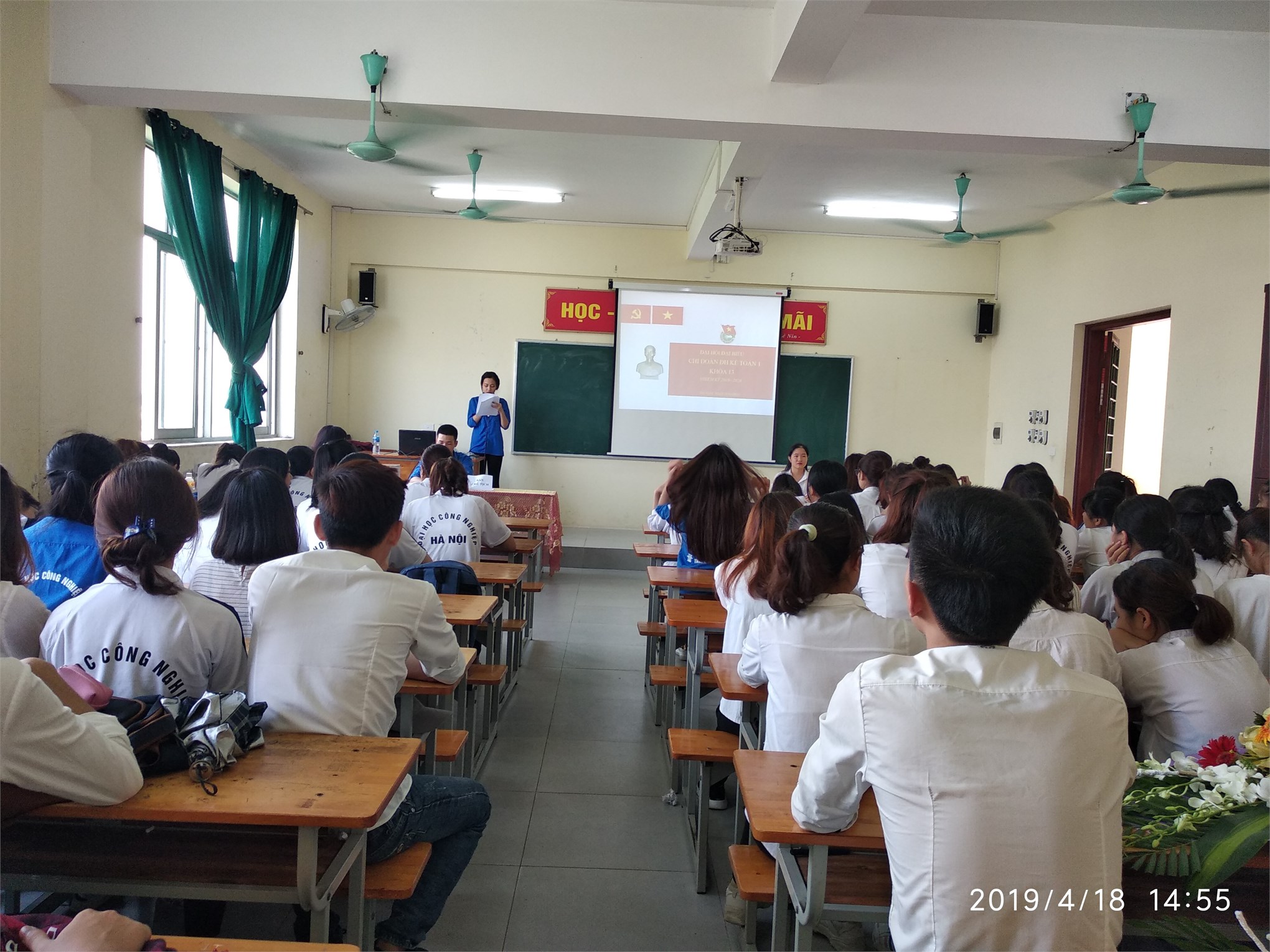 Đại hội chi đoàn- Chi đoàn Đại học kế toán khóa 13